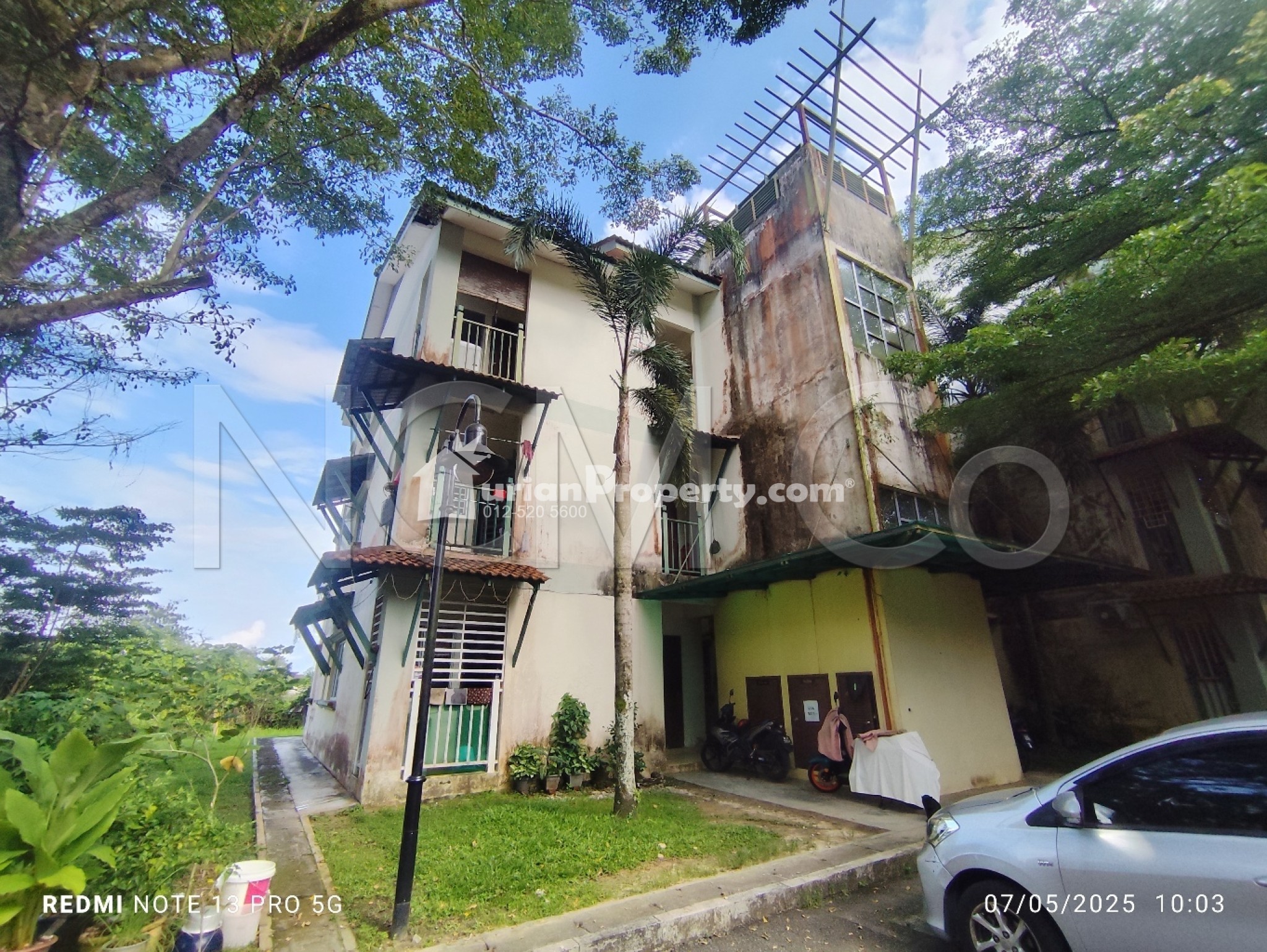 Apartment For Auction at Fairway Heights
