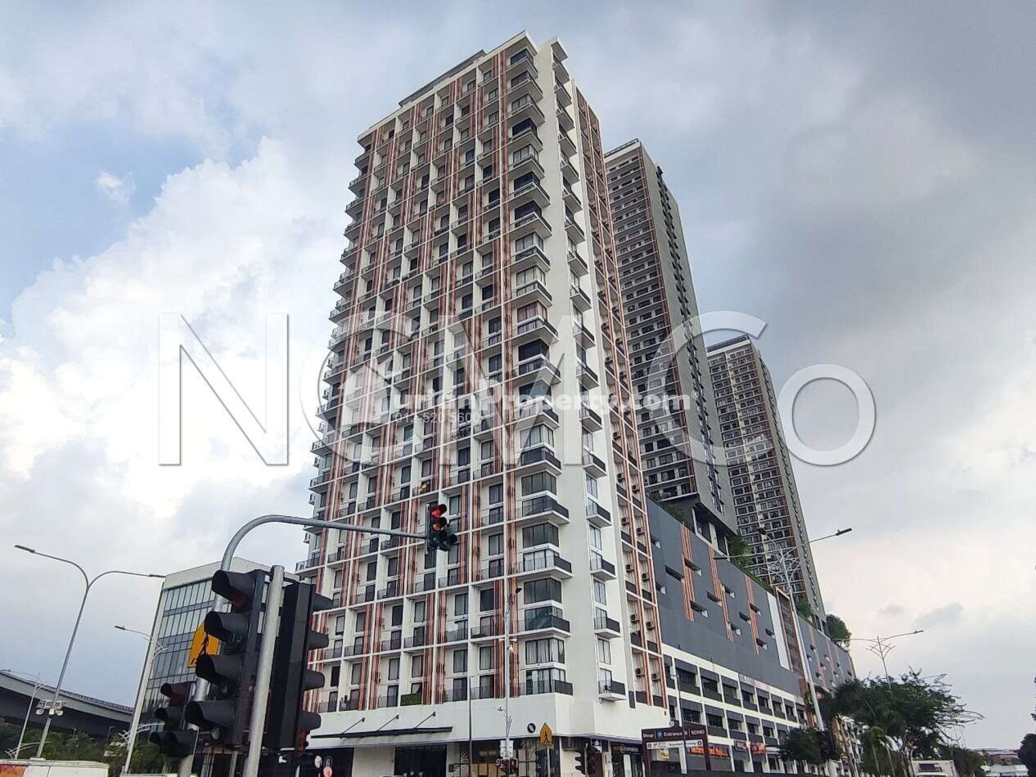 Apartment For Auction at Emporis