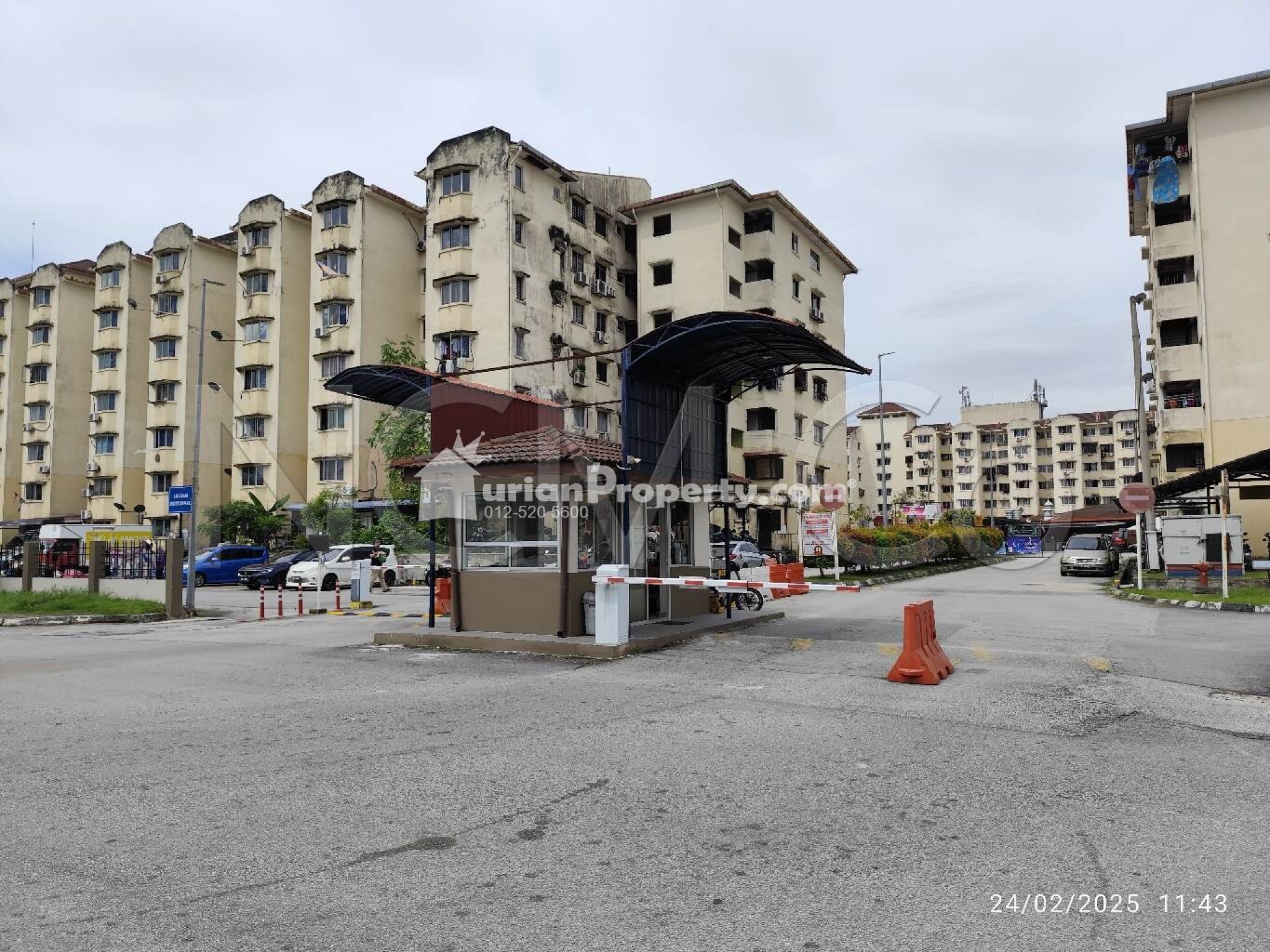 Apartment For Auction at Subang Suria Apartment