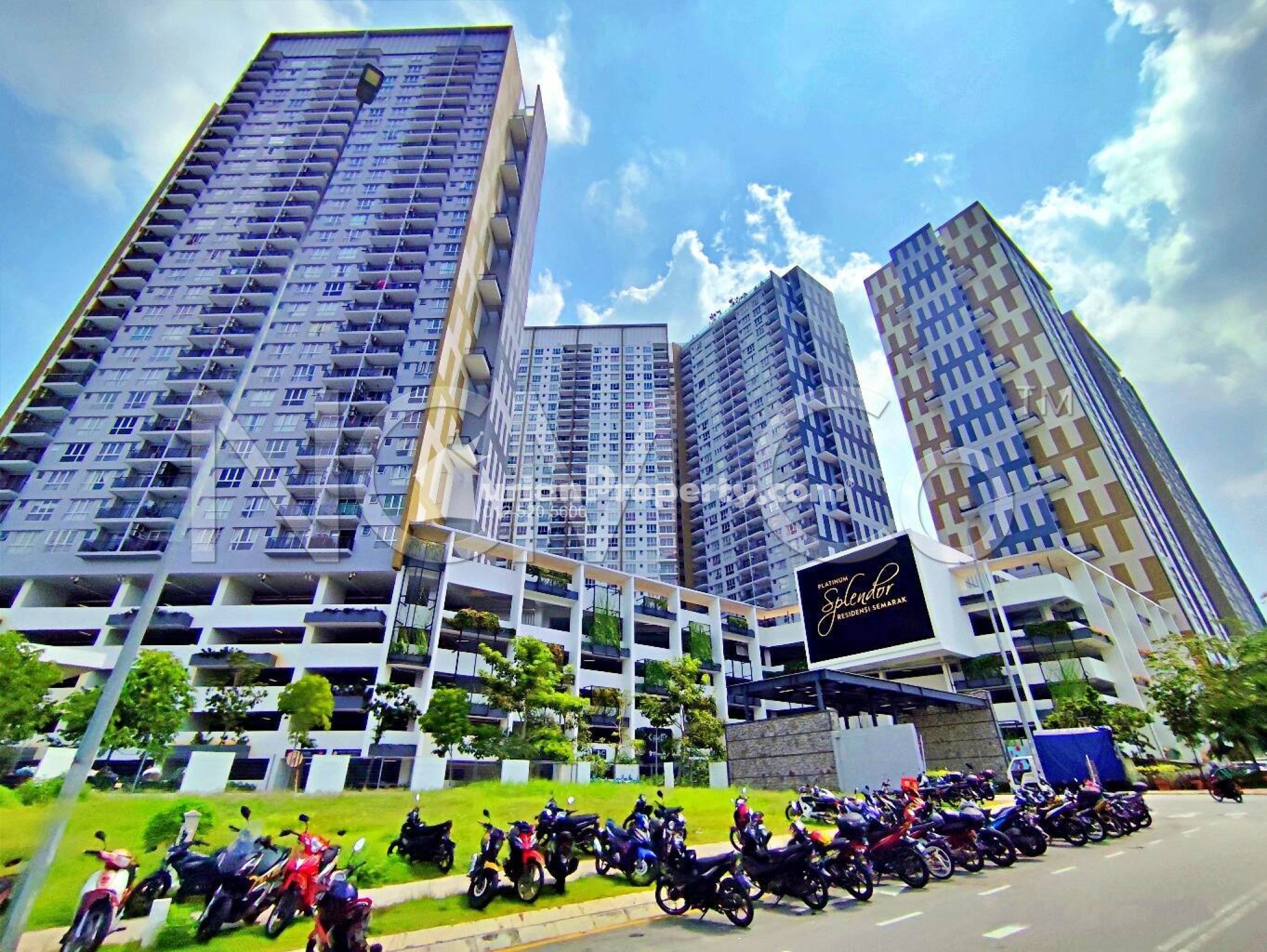 Condo For Auction at Platinum Splendor