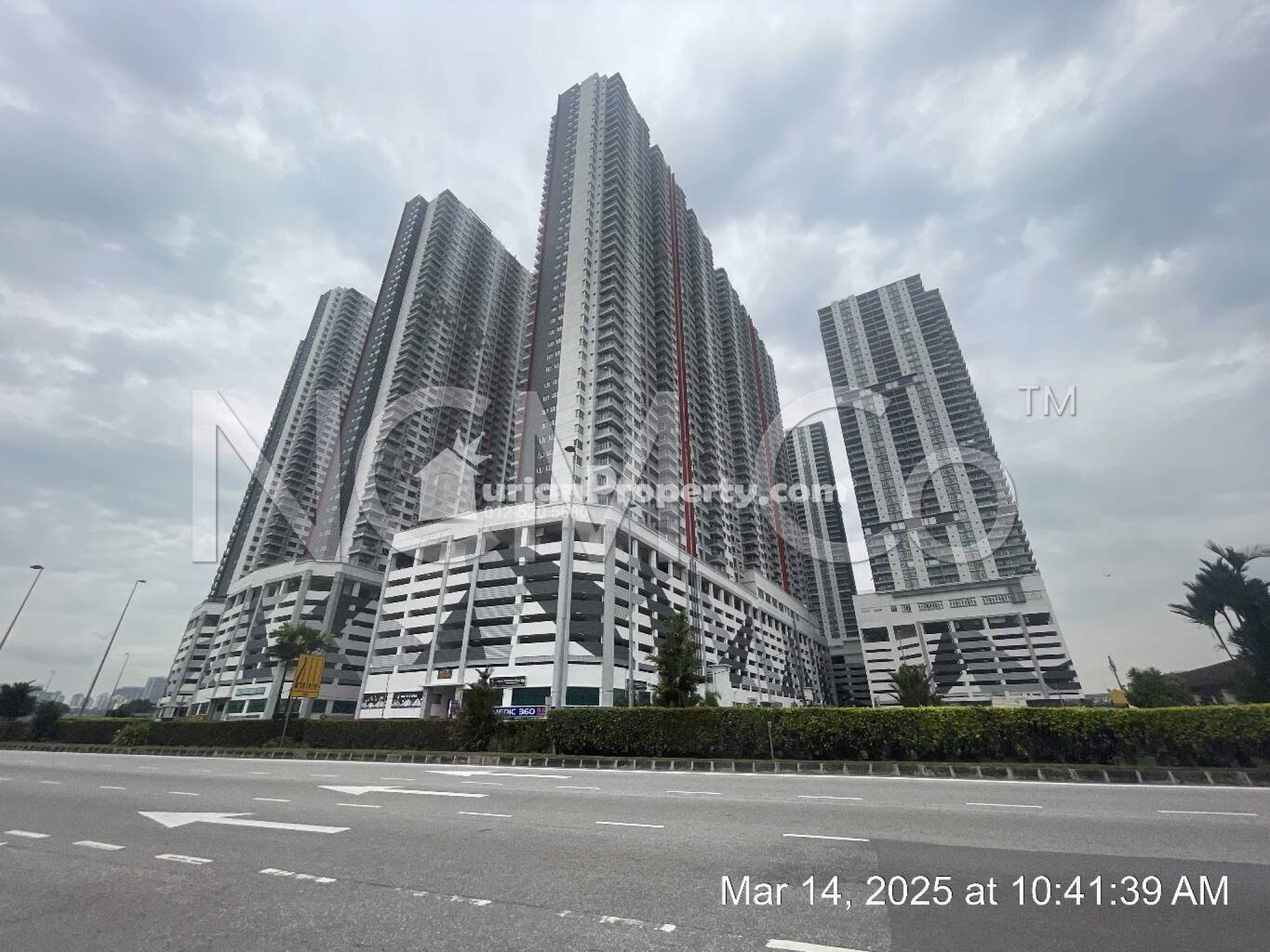 Serviced Residence For Auction at Razak City Residences