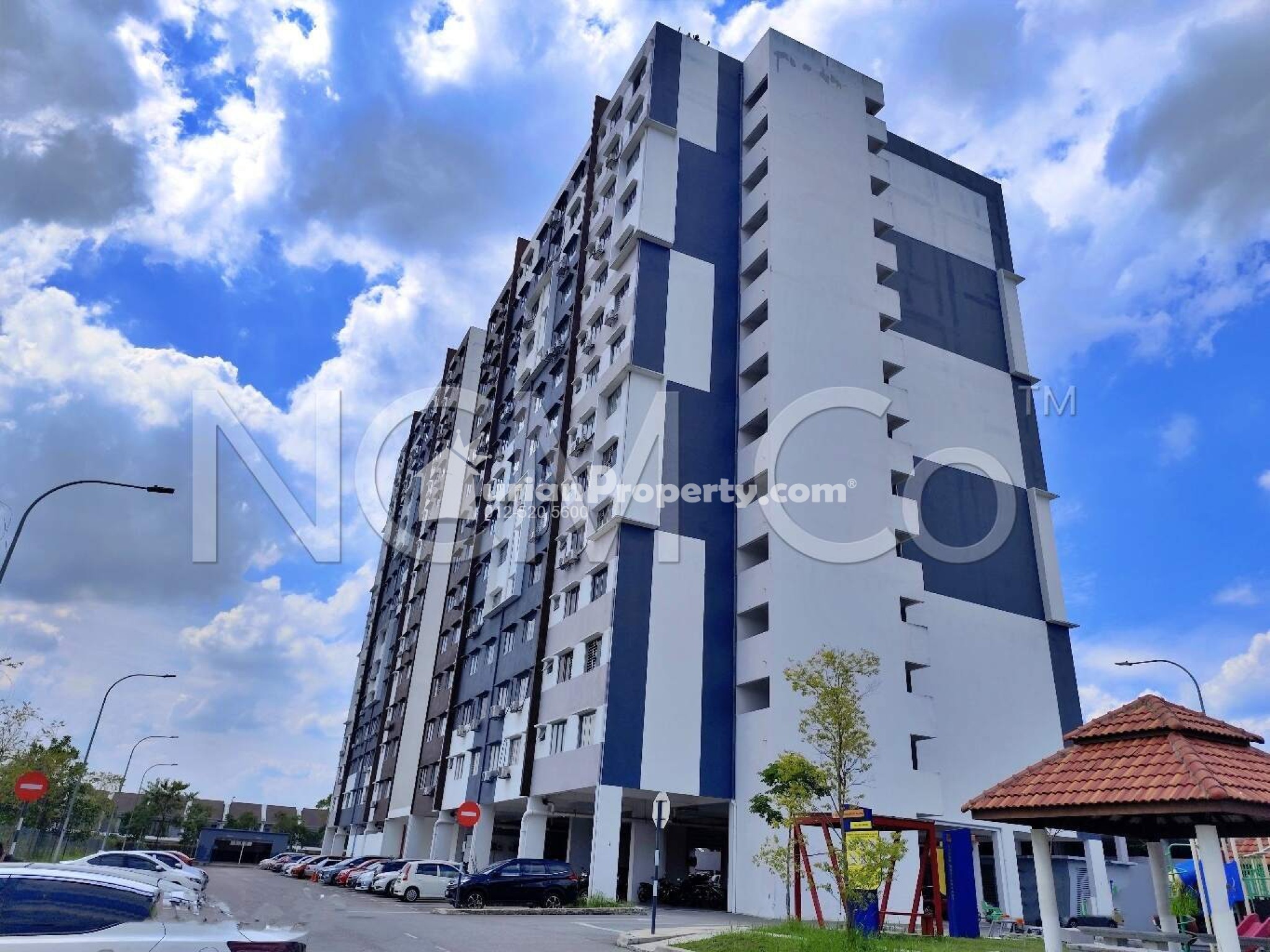 Apartment For Auction at Diamond Residence