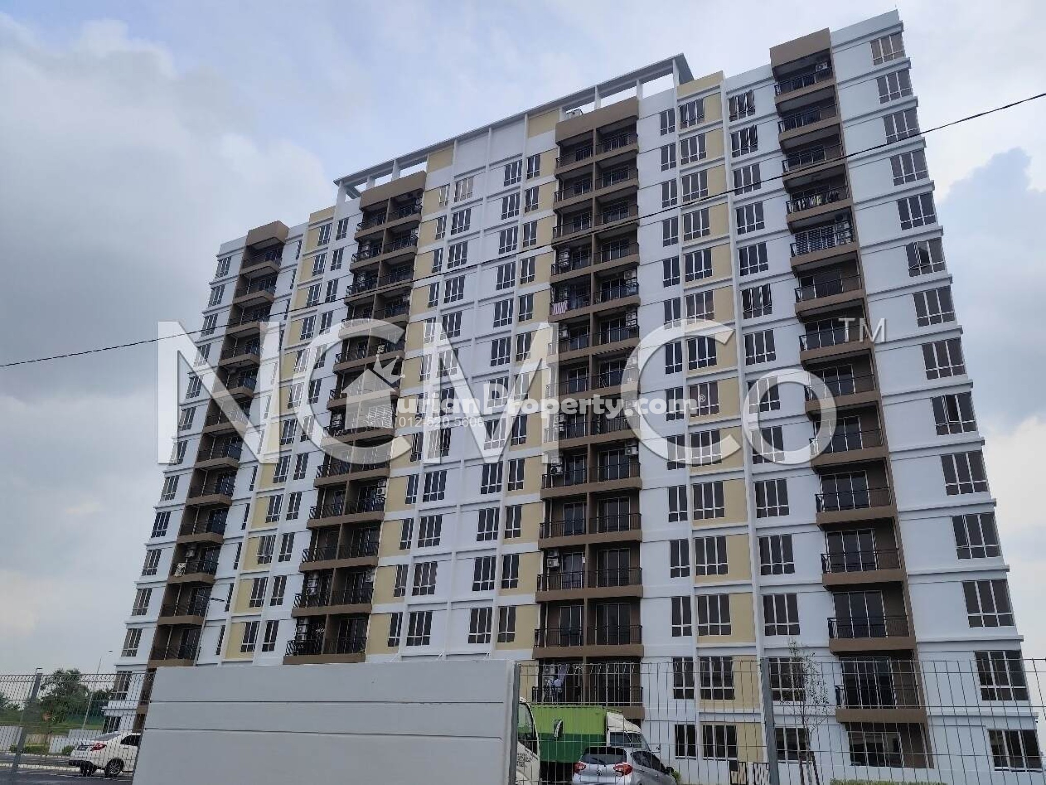 Apartment For Auction at Sierra Heights