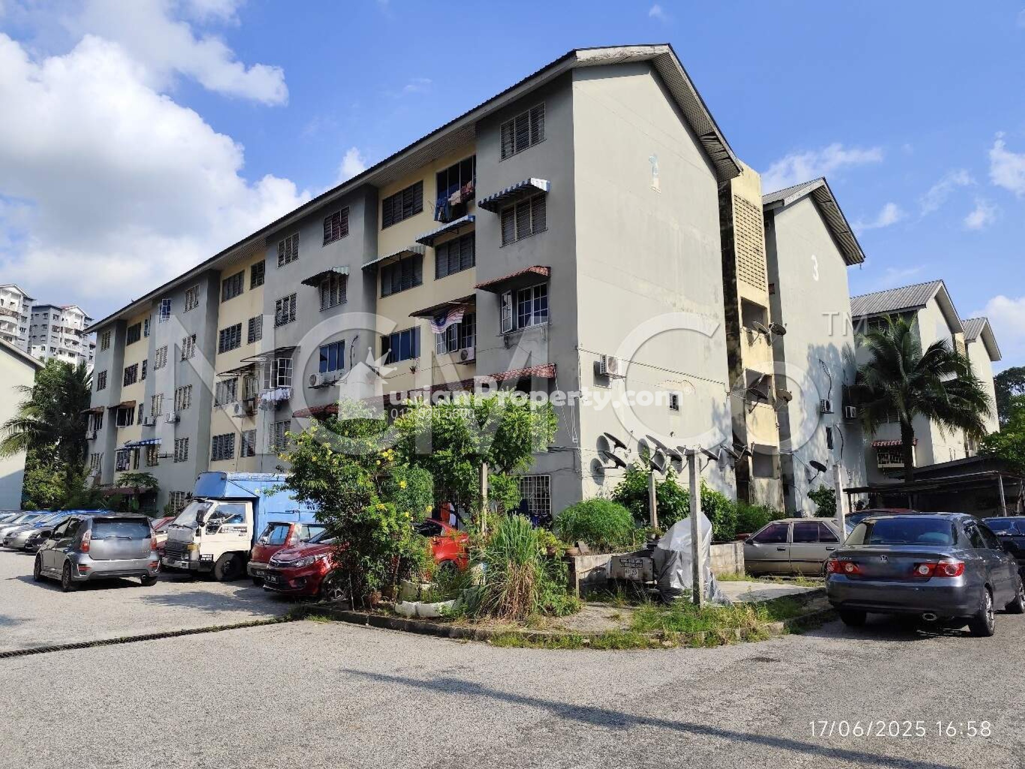 Apartment For Auction at Taman Wilayah Selayang