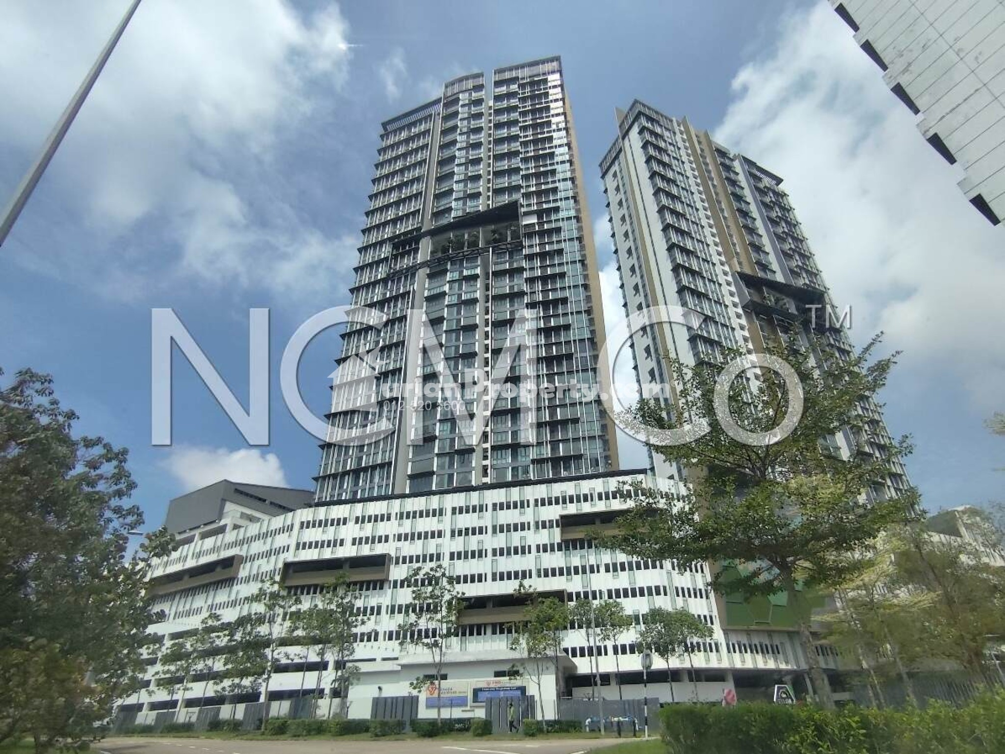 Condo For Auction at The Elysia Park Residence