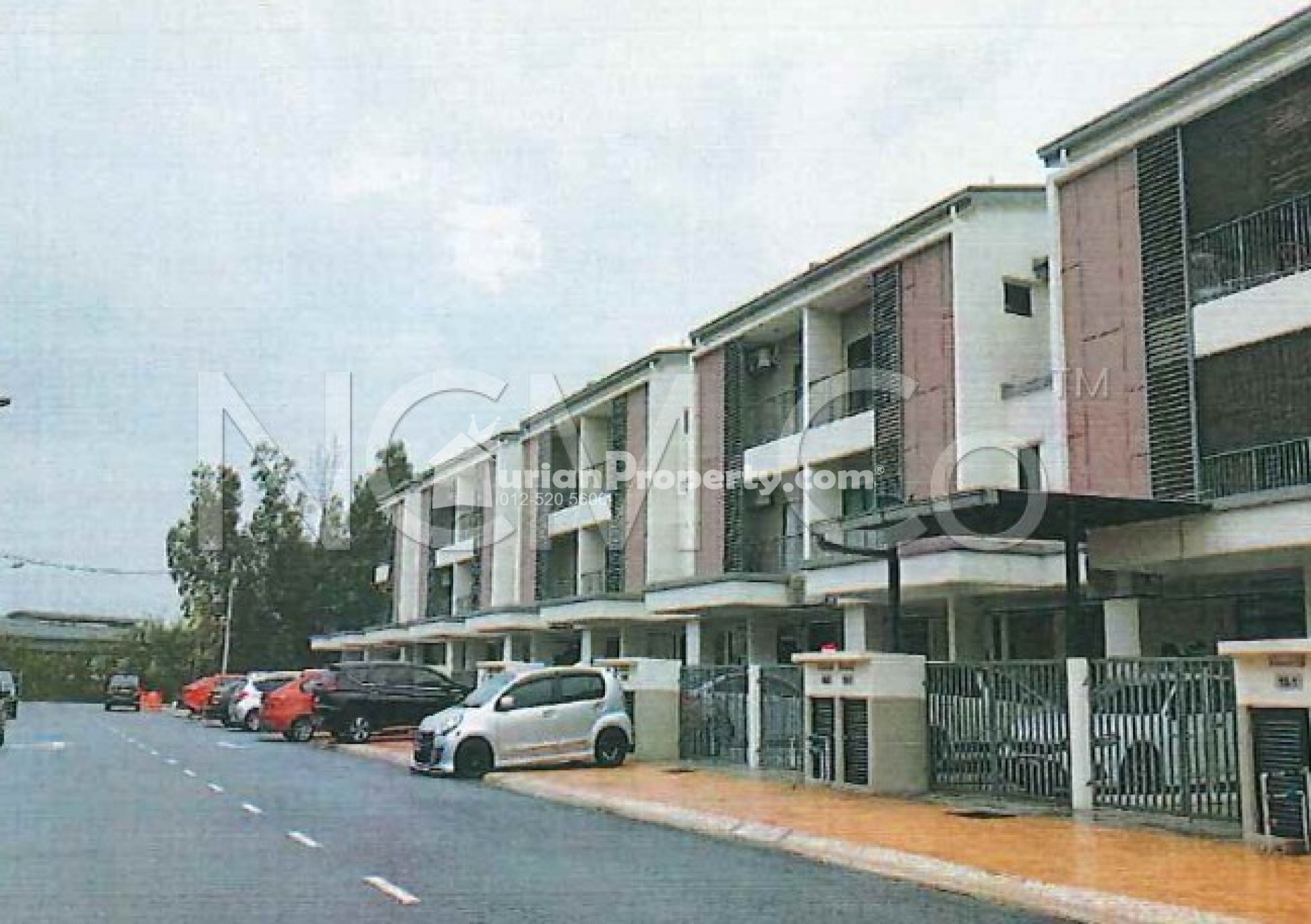 Terrace House For Auction at Elegan