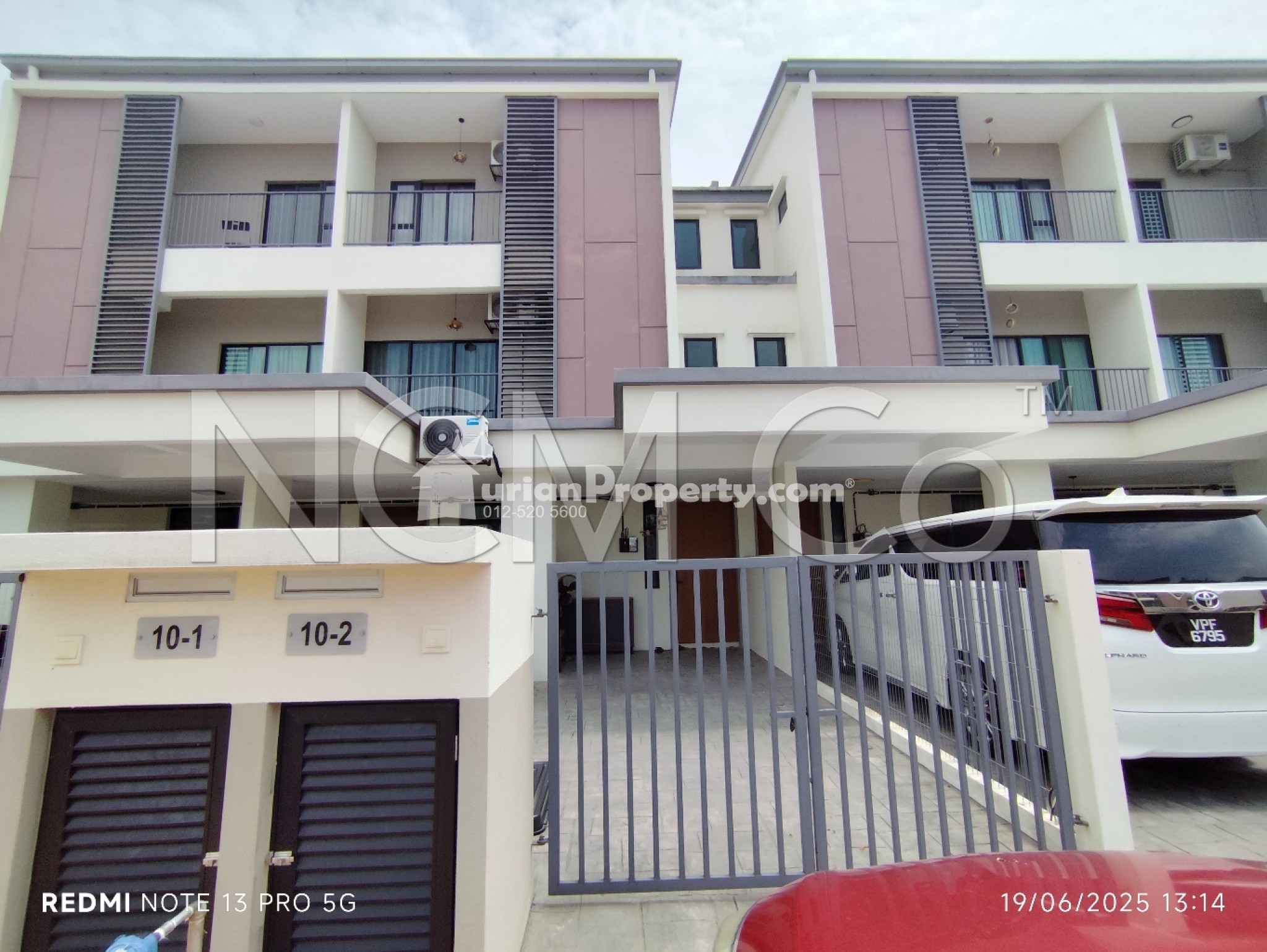 Terrace House For Auction at Elegan