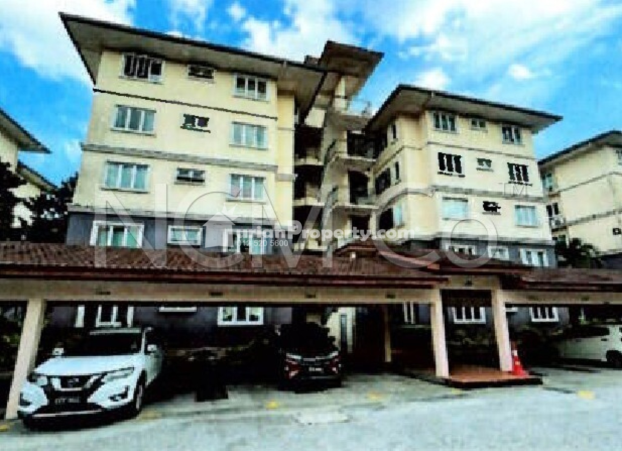 Apartment For Auction at Larkin Residence