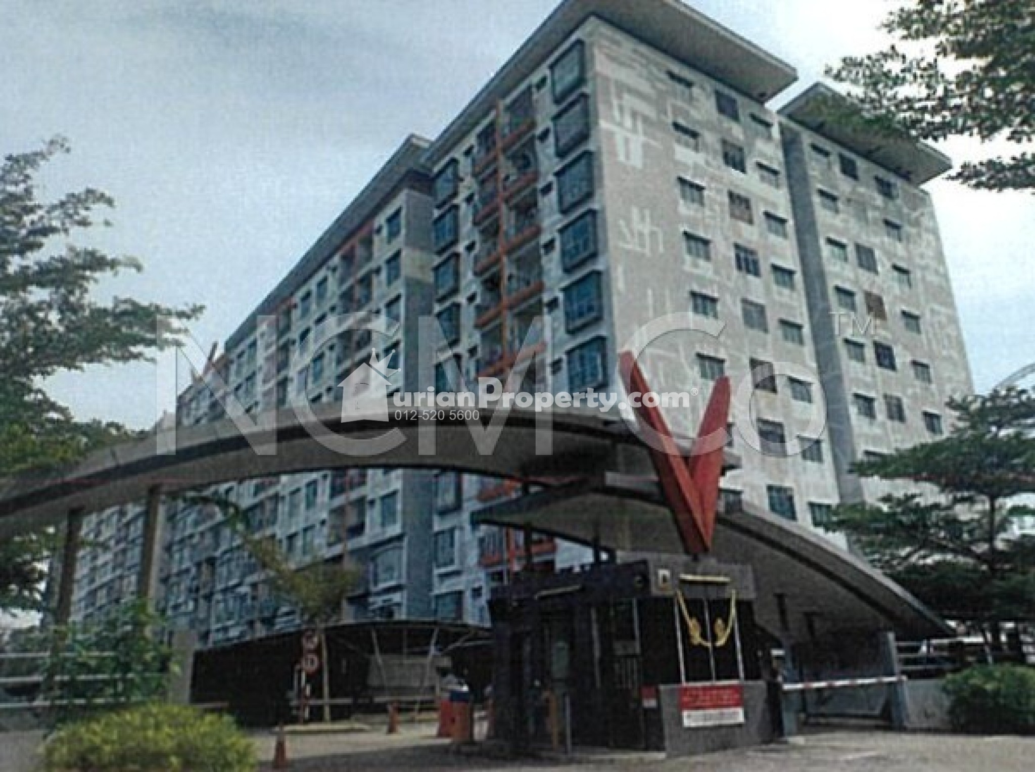 Apartment For Auction at Suria Residence