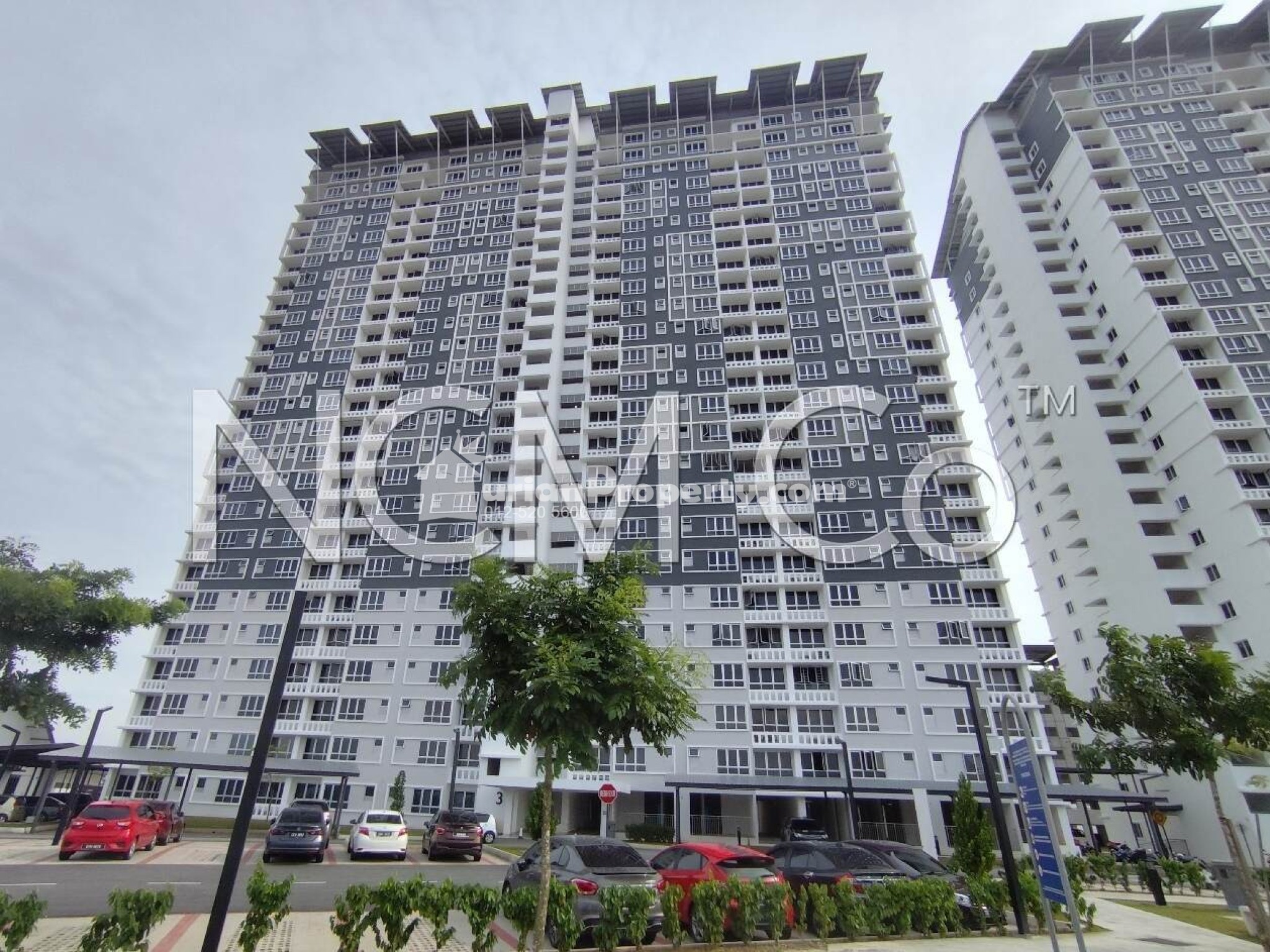 Apartment For Auction at Aspire Residence