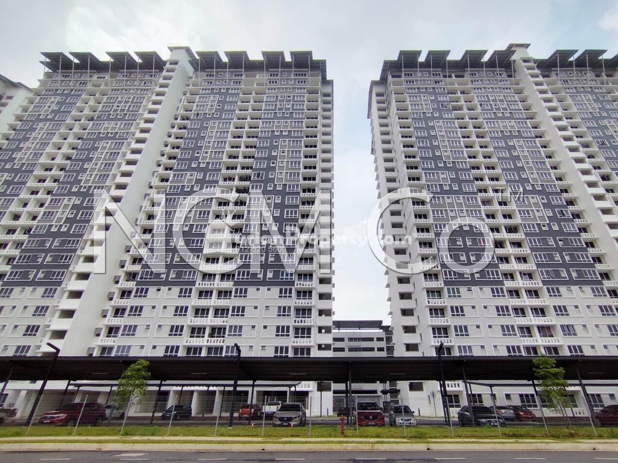 Apartment For Auction at Aspire Residence
