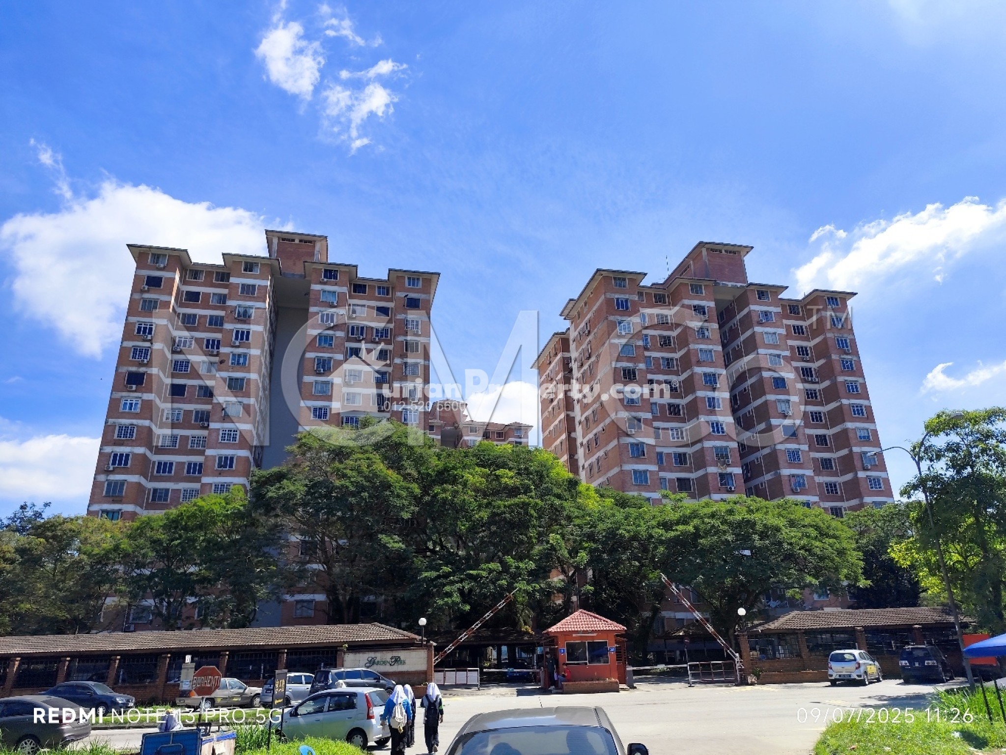 Condo For Auction at Garden Park