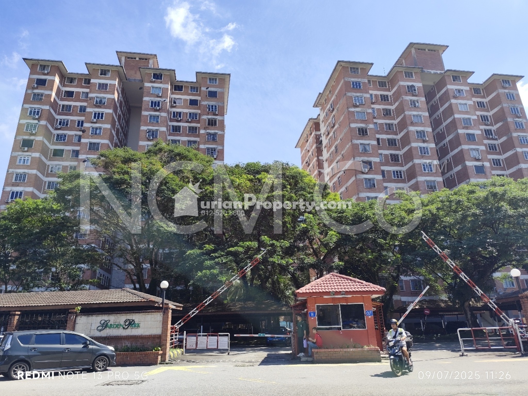 Condo For Auction at Garden Park