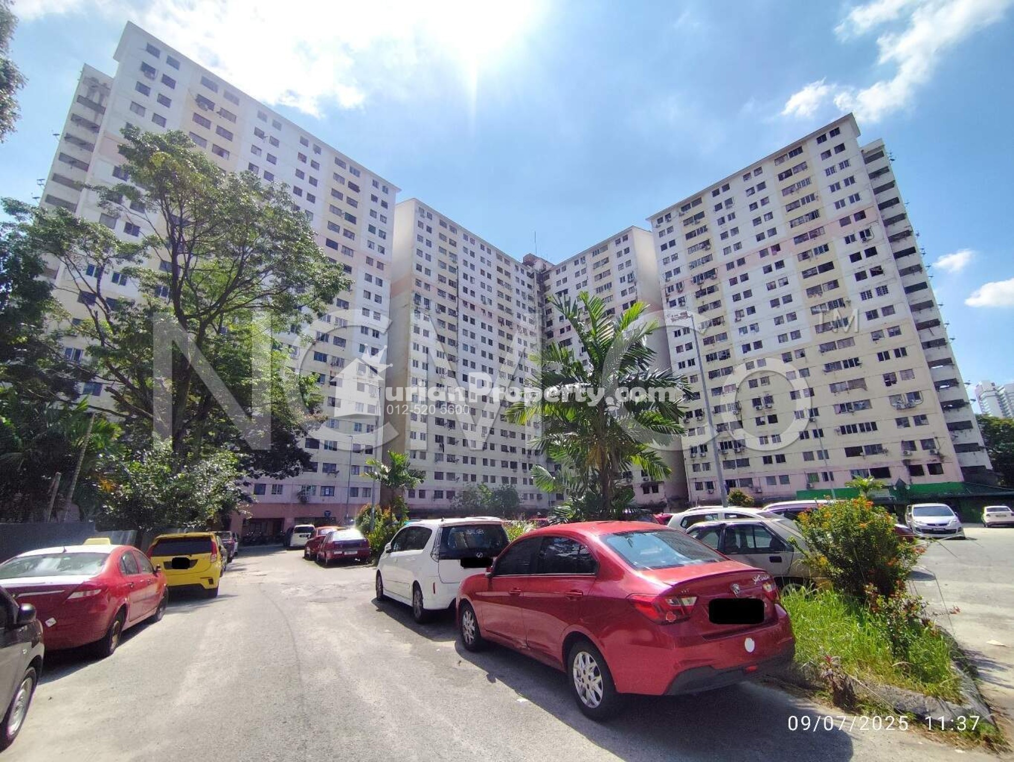 Flat For Auction at Apartment Kayu Ara