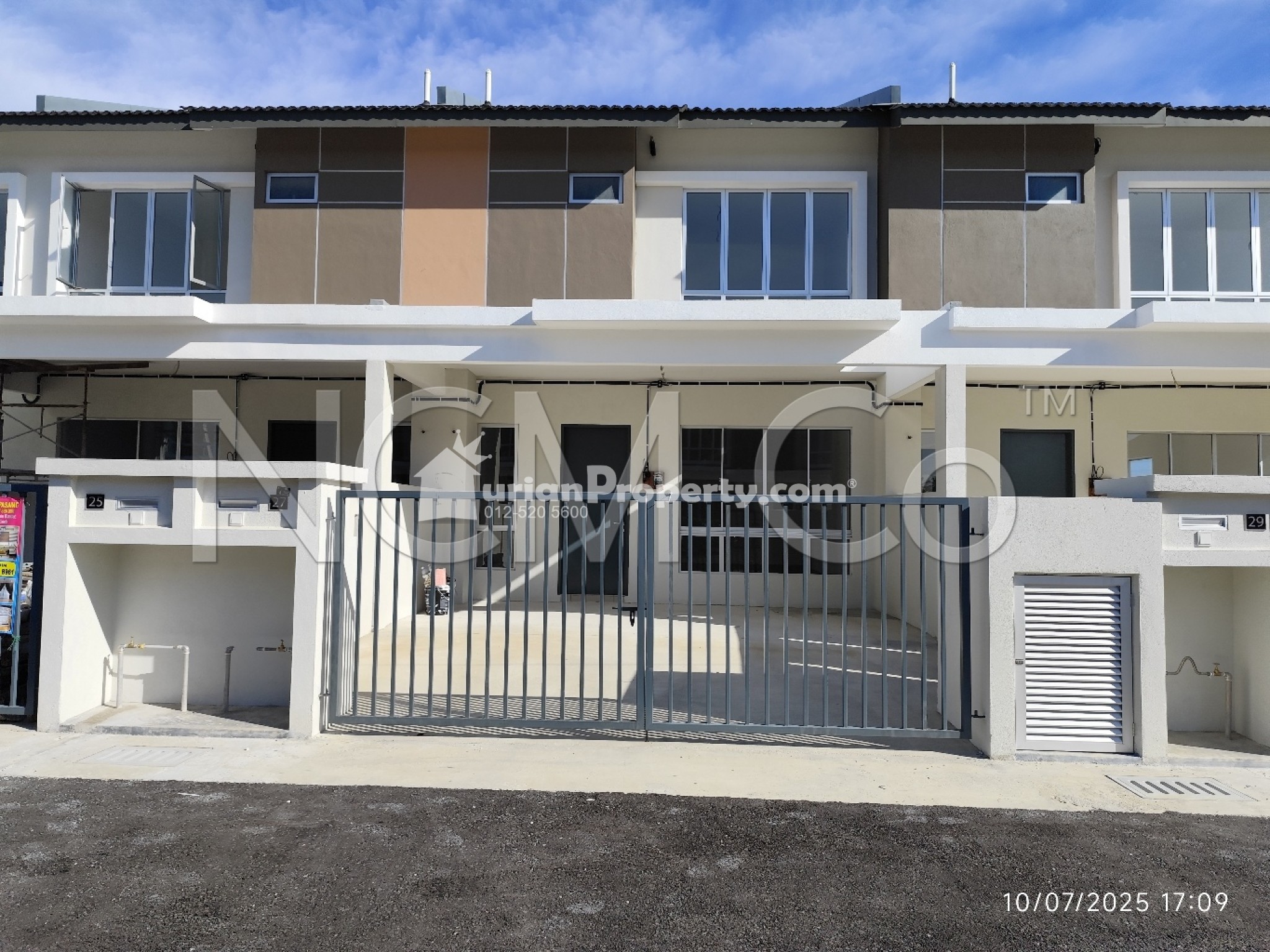Terrace House For Auction at Alamanda Parklands