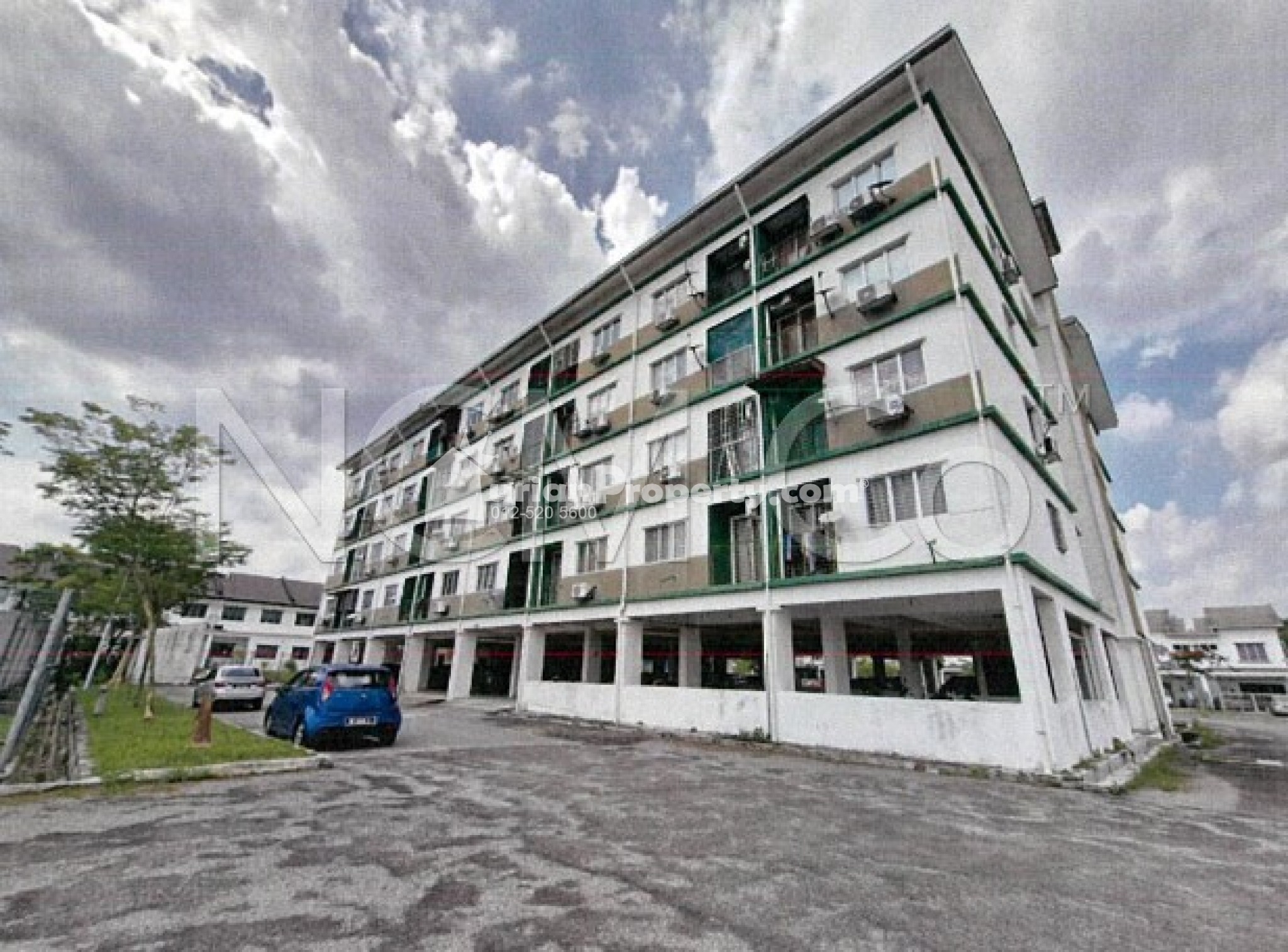 Apartment For Auction at Impiana Apartment