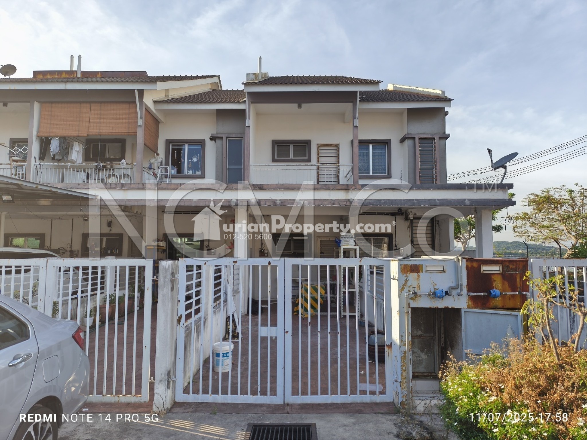 Terrace House For Auction at The Lake Residence