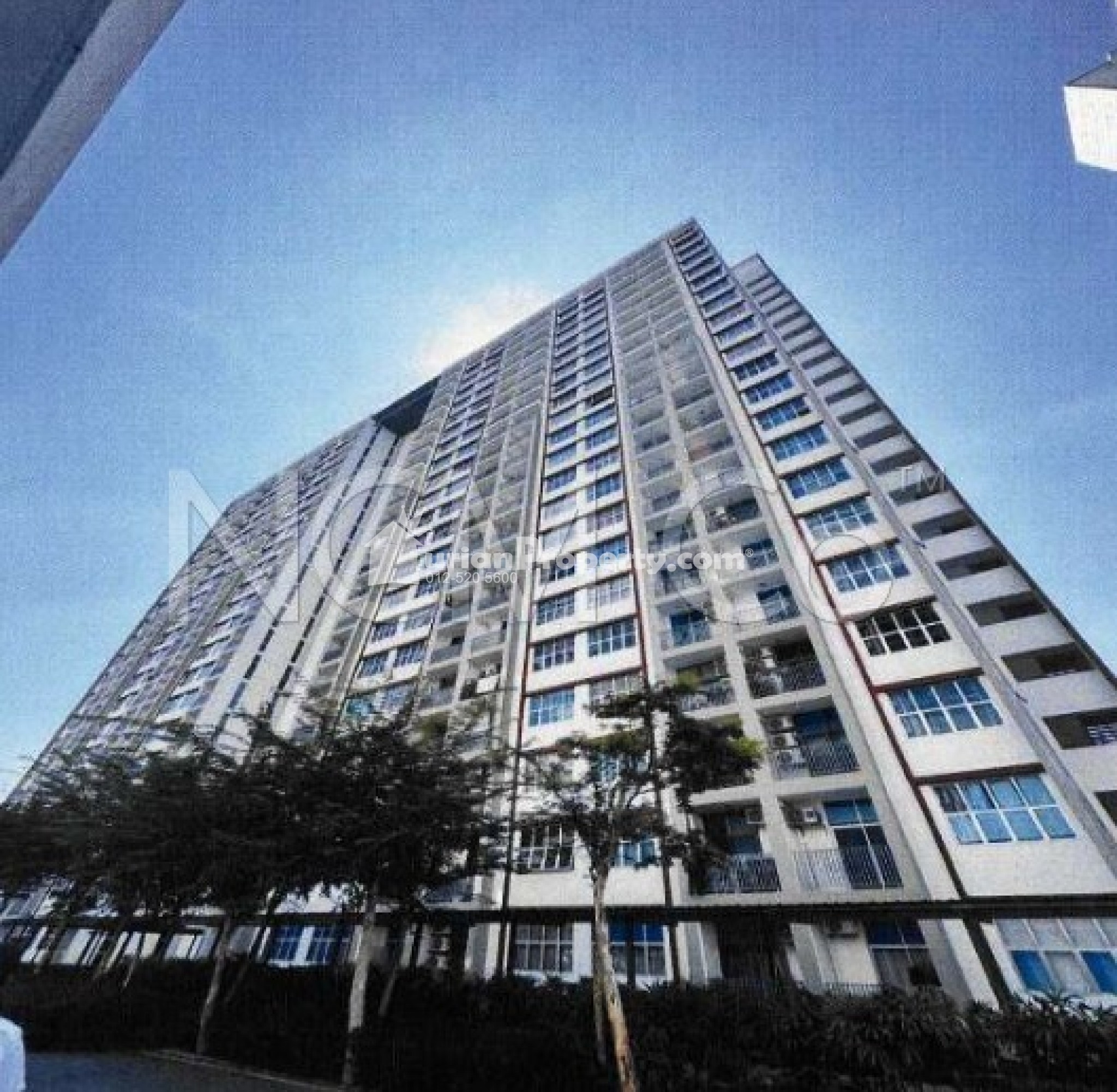Apartment For Auction at Lakefront Homes