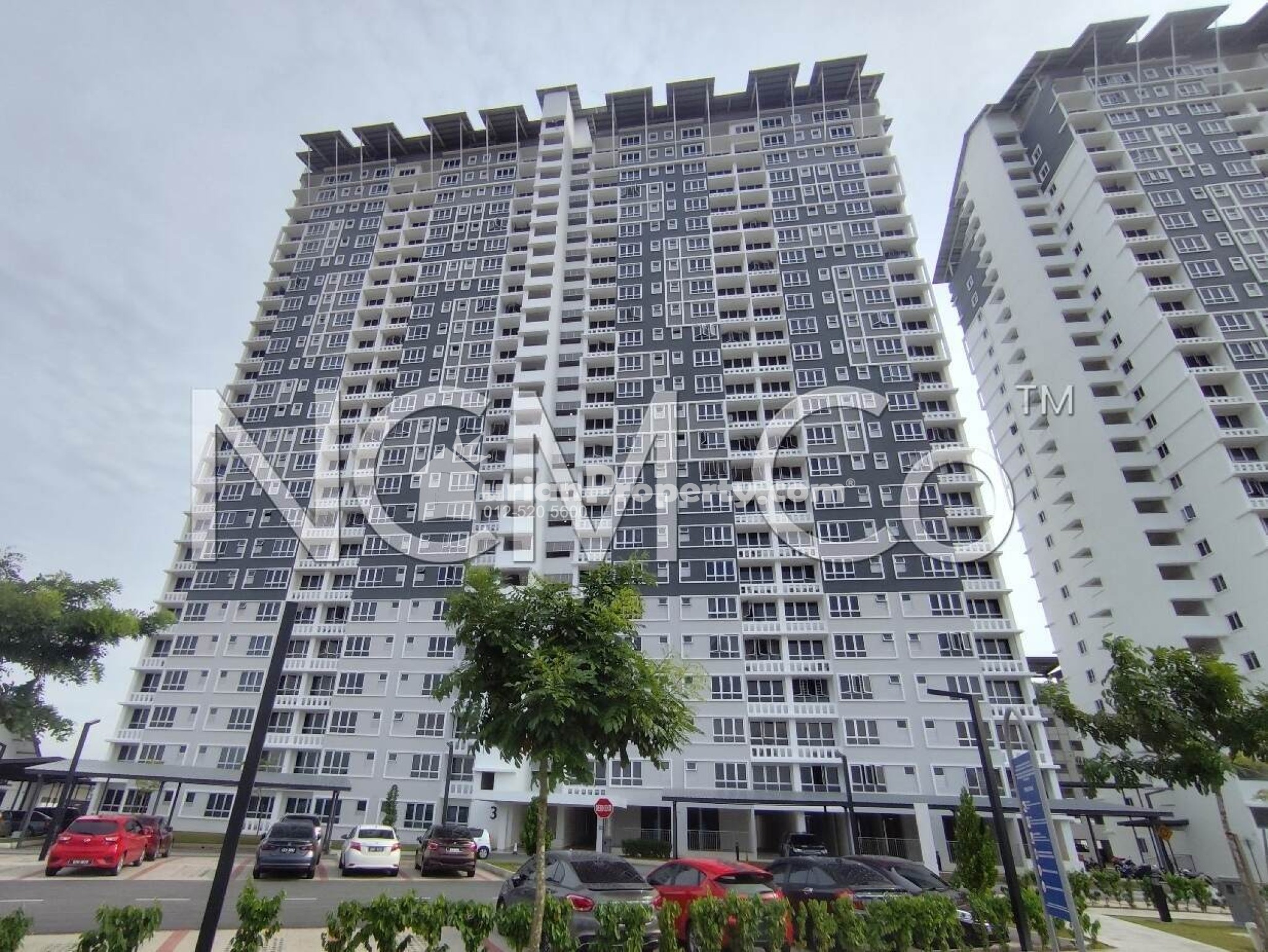 Apartment For Auction at Aspire Residence