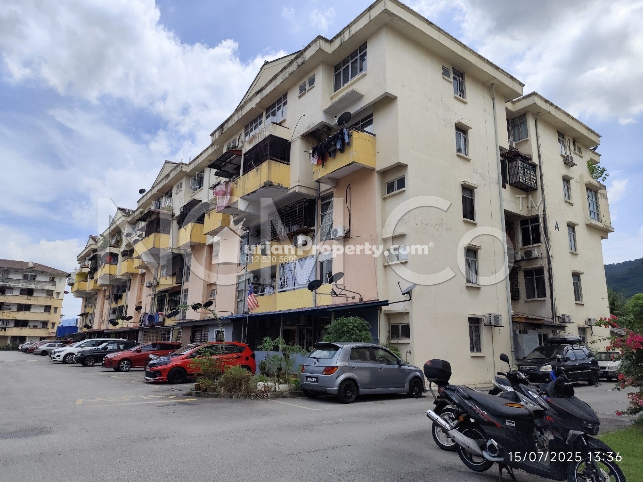 Apartment For Auction at Casmaria Apartment