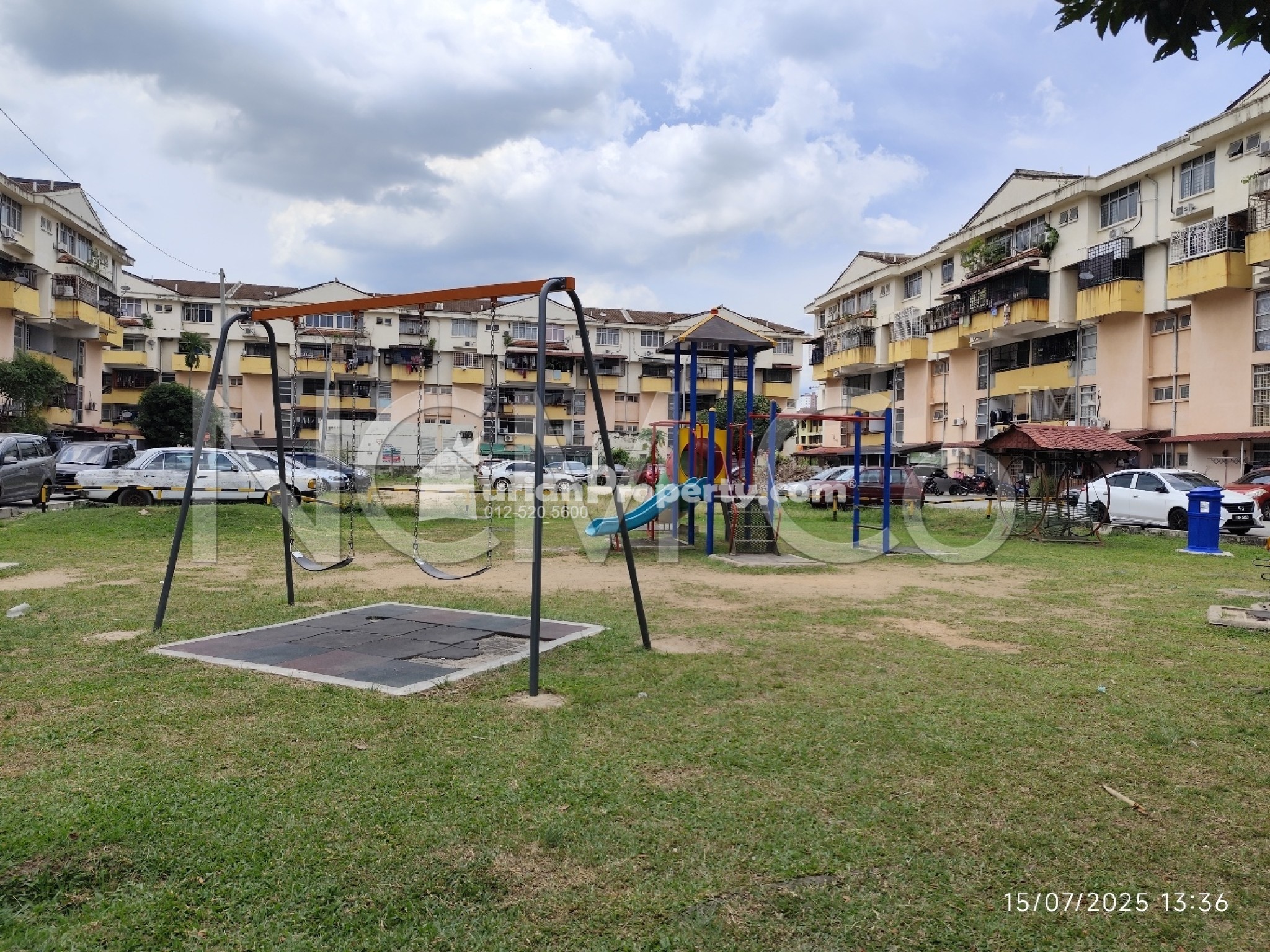 Apartment For Auction at Casmaria Apartment