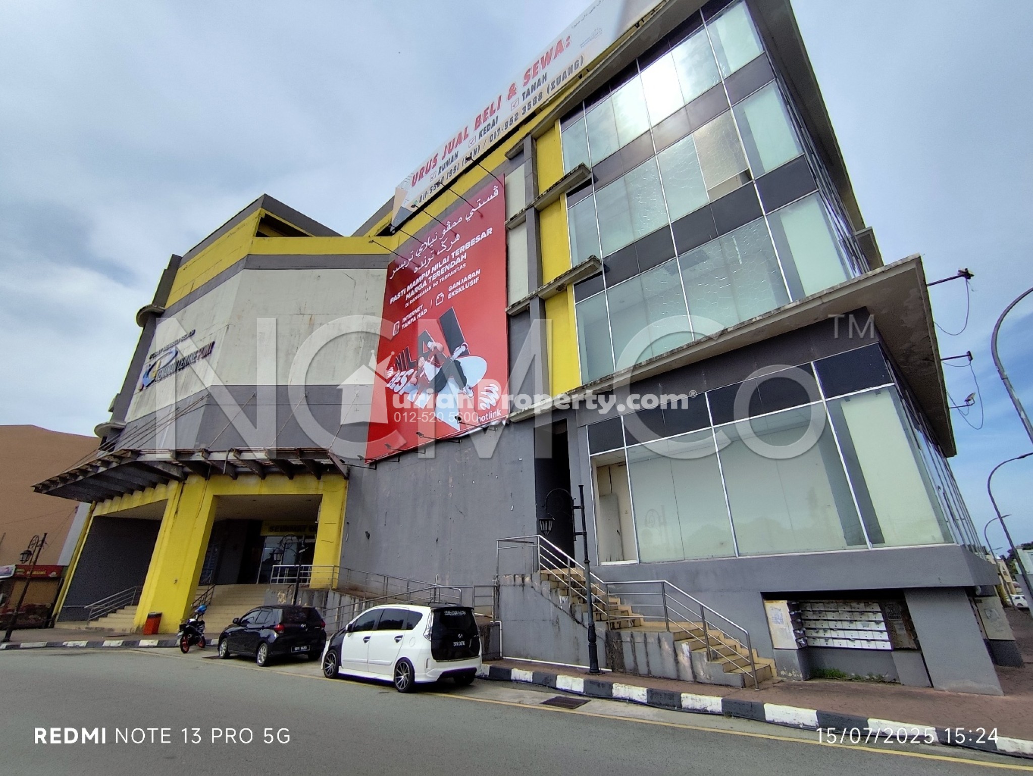 Shop For Auction at Centre Point Kemaman