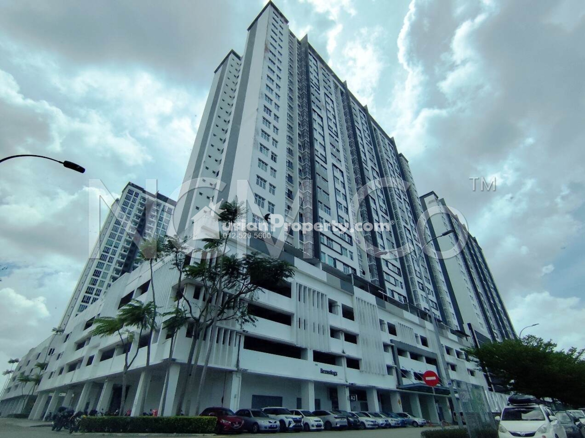 Serviced Residence For Auction at Meridin Bayvue
