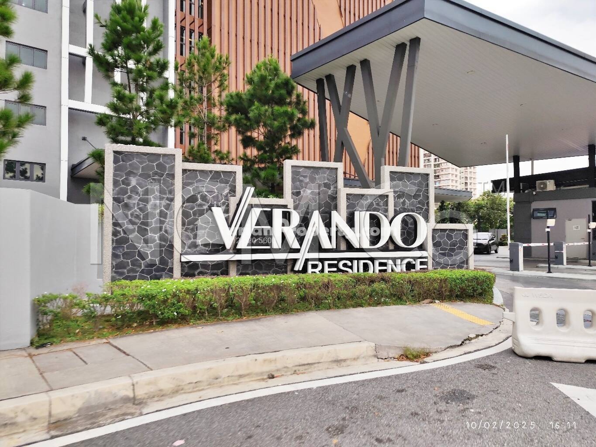 Condo For Auction at Verando Residence