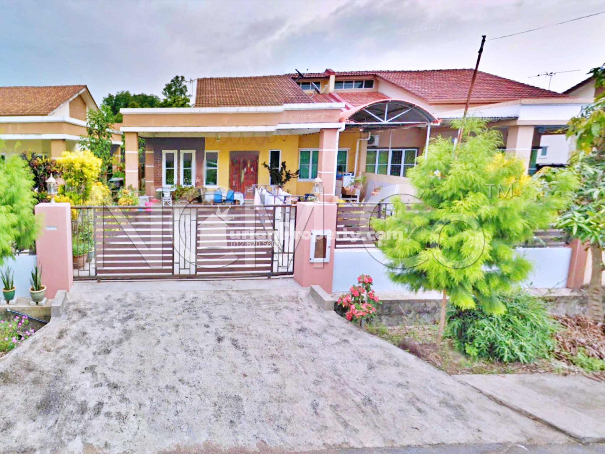 Terrace House For Auction at Kota Samarahan