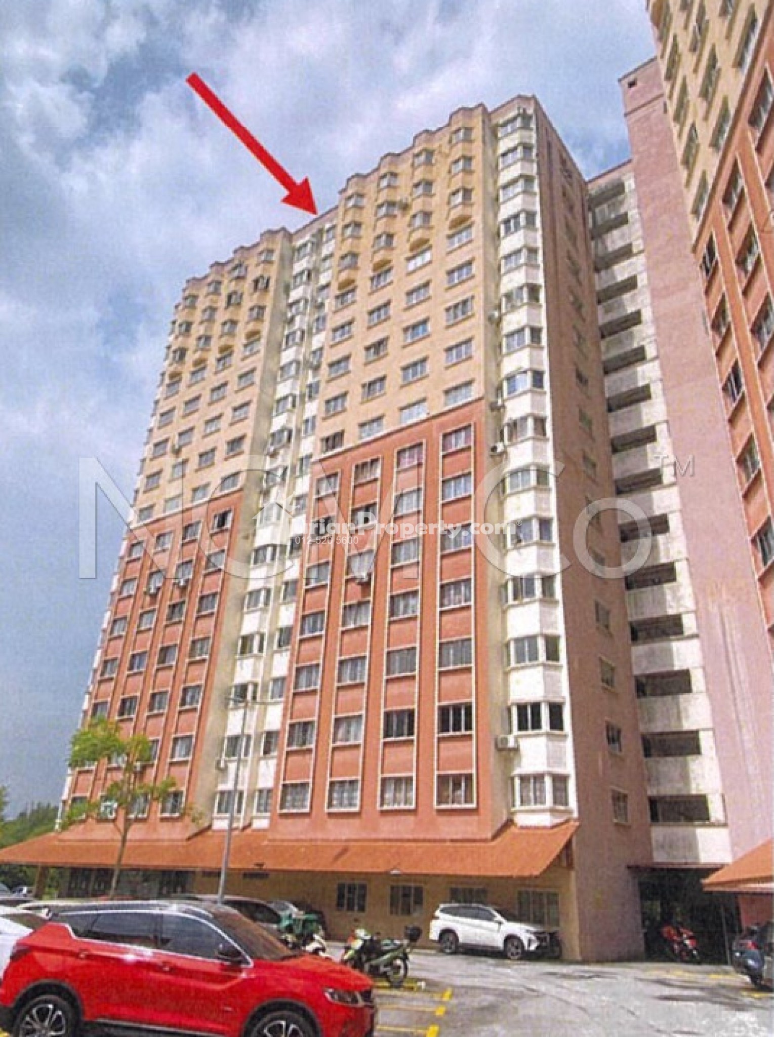 Apartment For Auction at Desaminium Flora