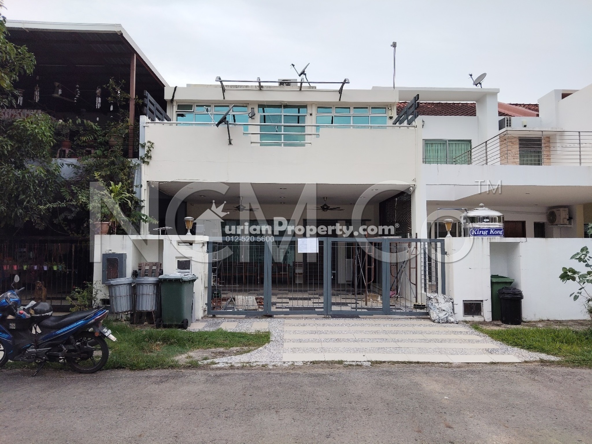 Terrace House For Auction at Golden Hill Garden