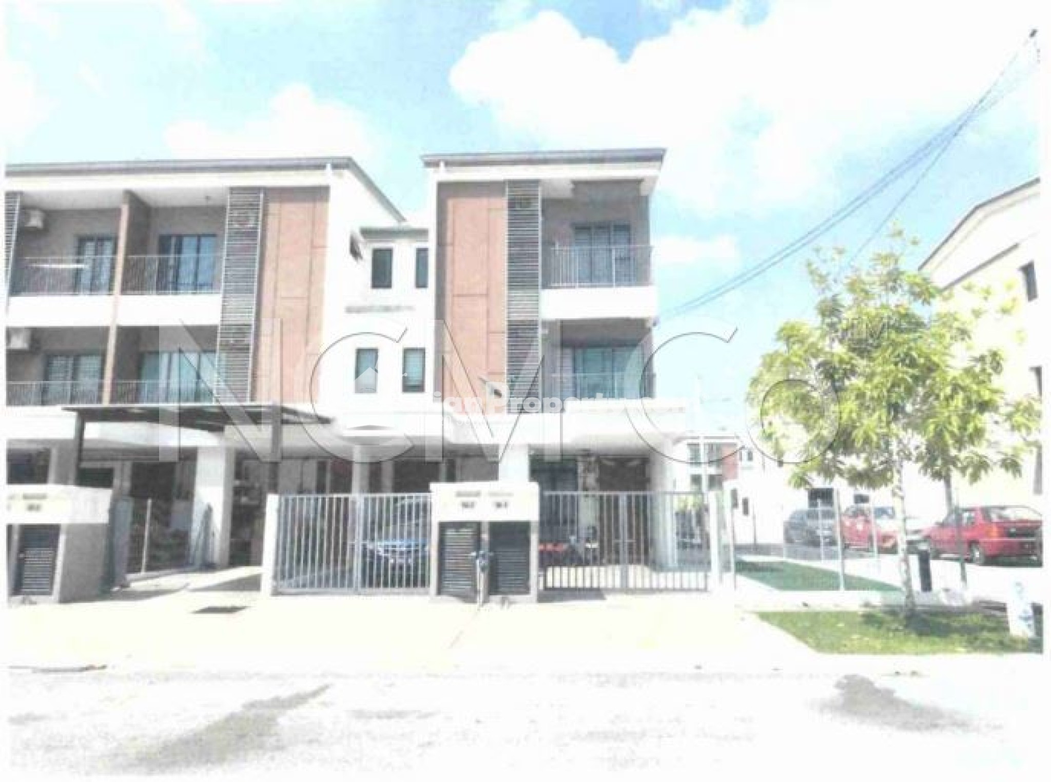 Terrace House For Auction at Elegan