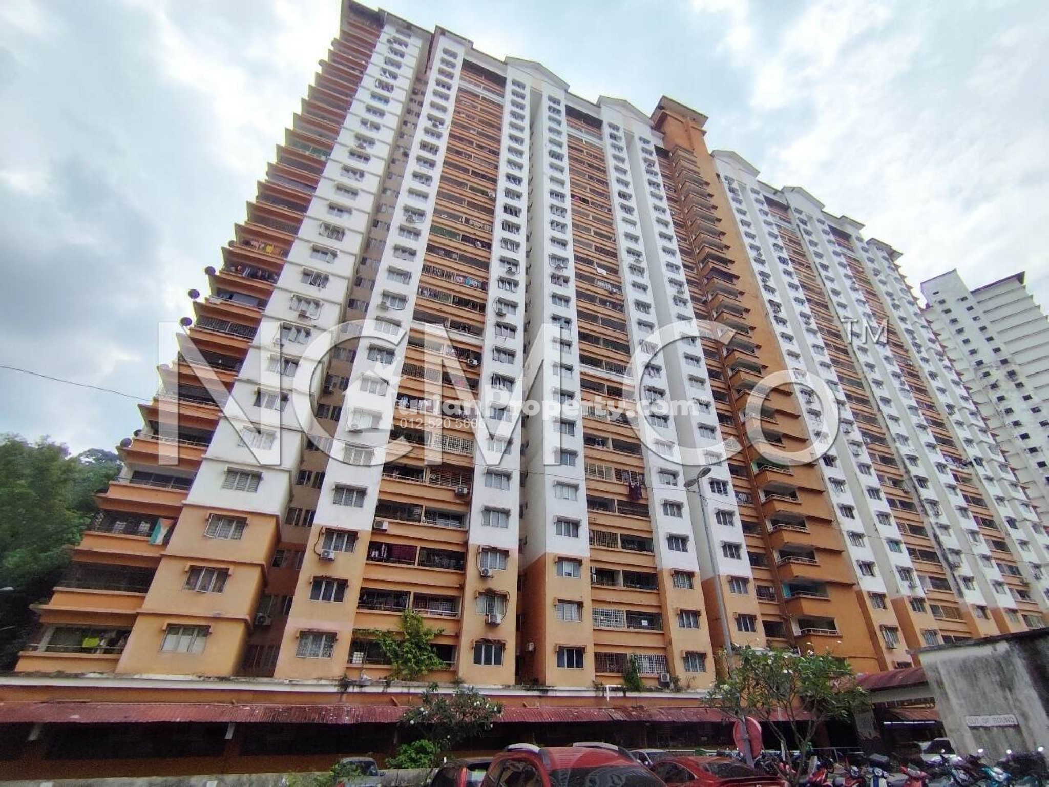 Apartment For Auction at Flora Damansara Apartment