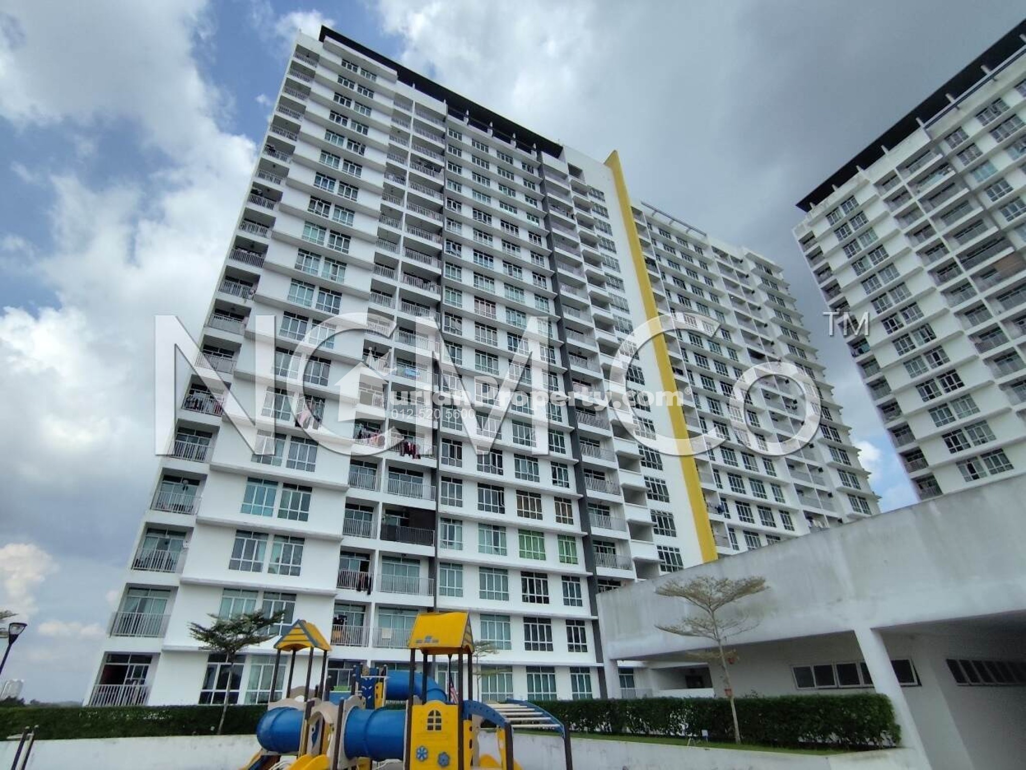 Apartment For Auction at Twin Danga Residence