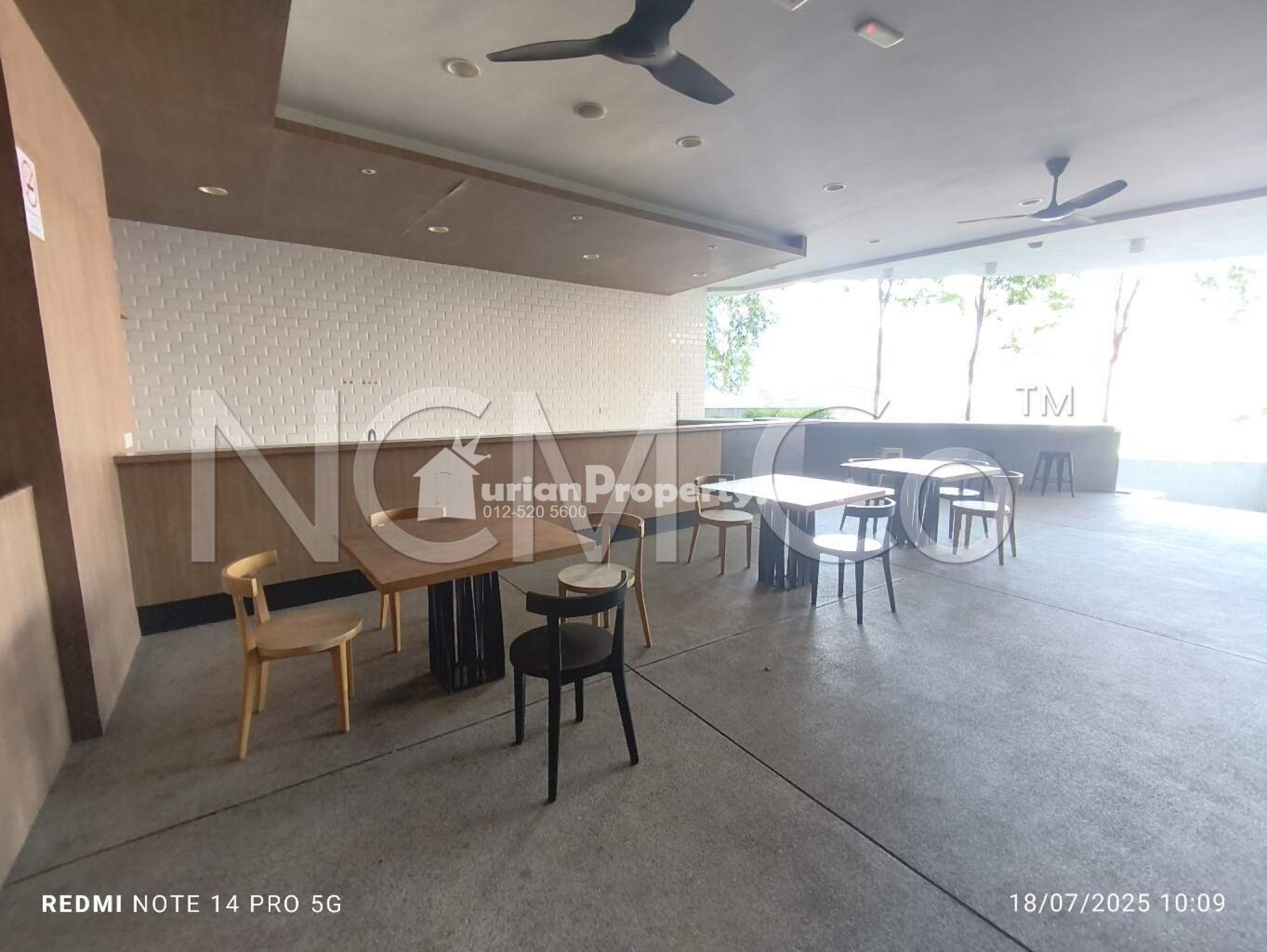 Serviced Residence For Auction at The Robertson