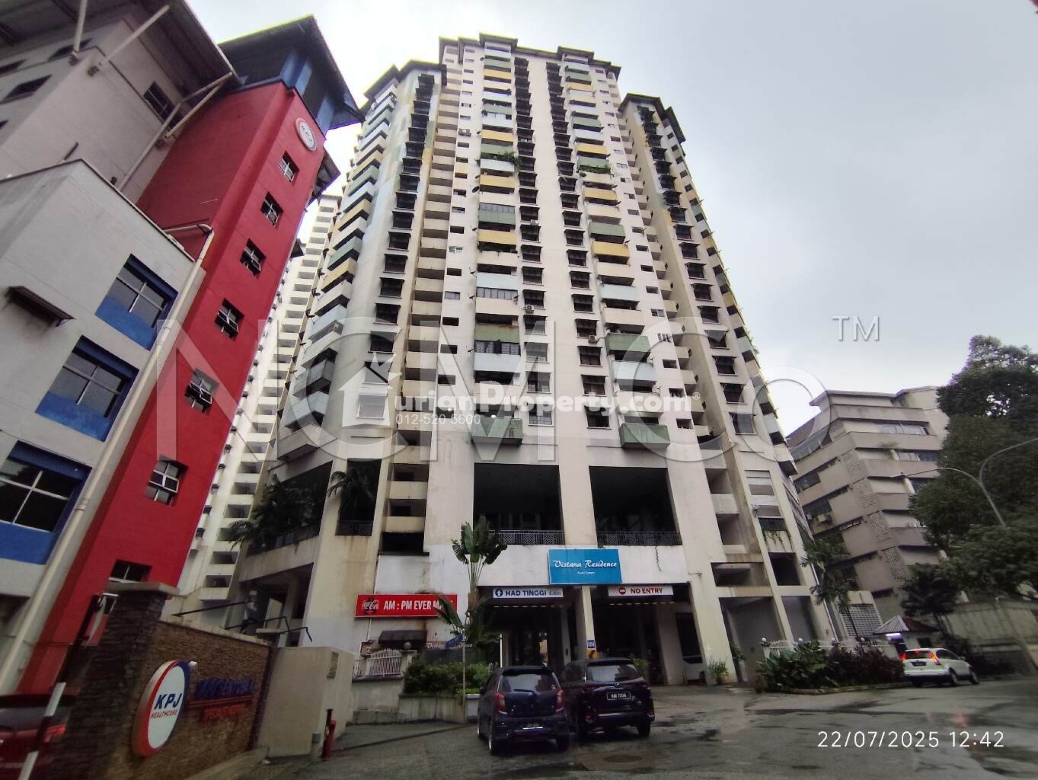 Condo For Auction at The Vistana Residences