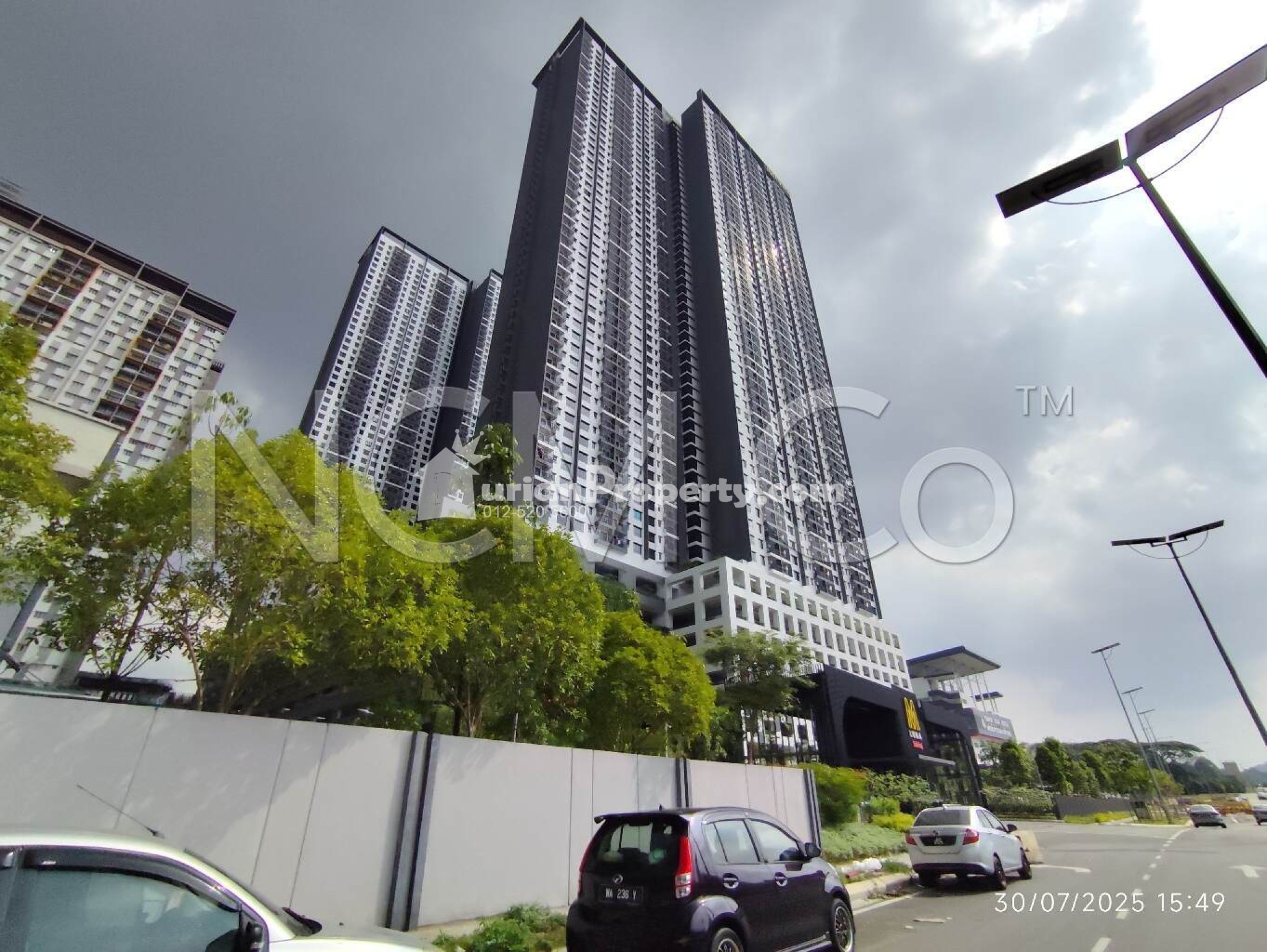 Apartment For Auction at M Luna