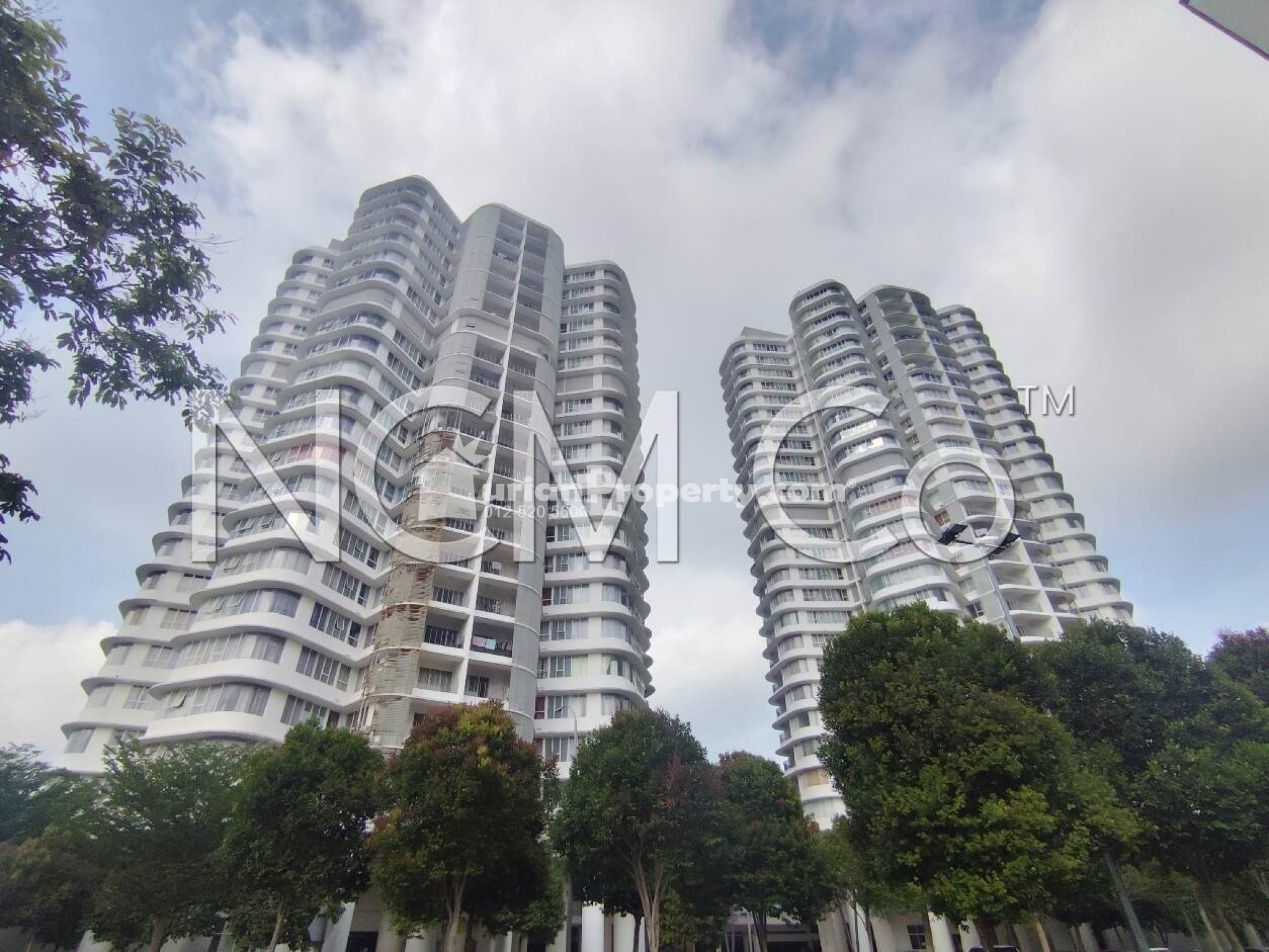 Condo For Auction at Green Beverly Hills
