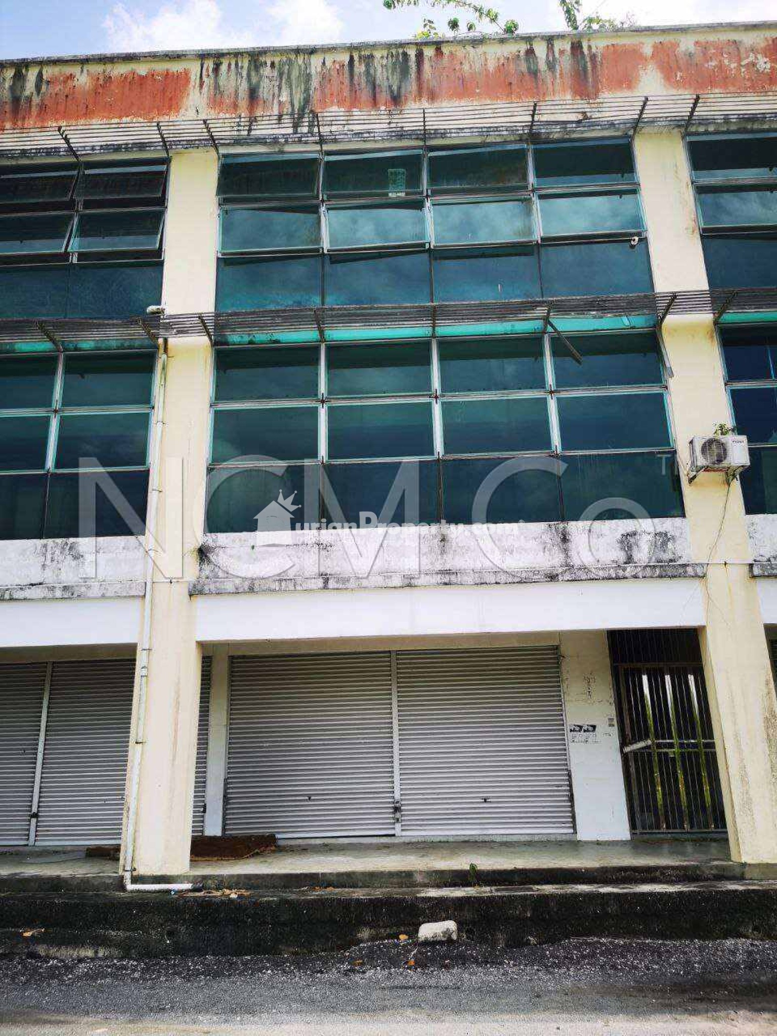 Shop For Auction at Sibu