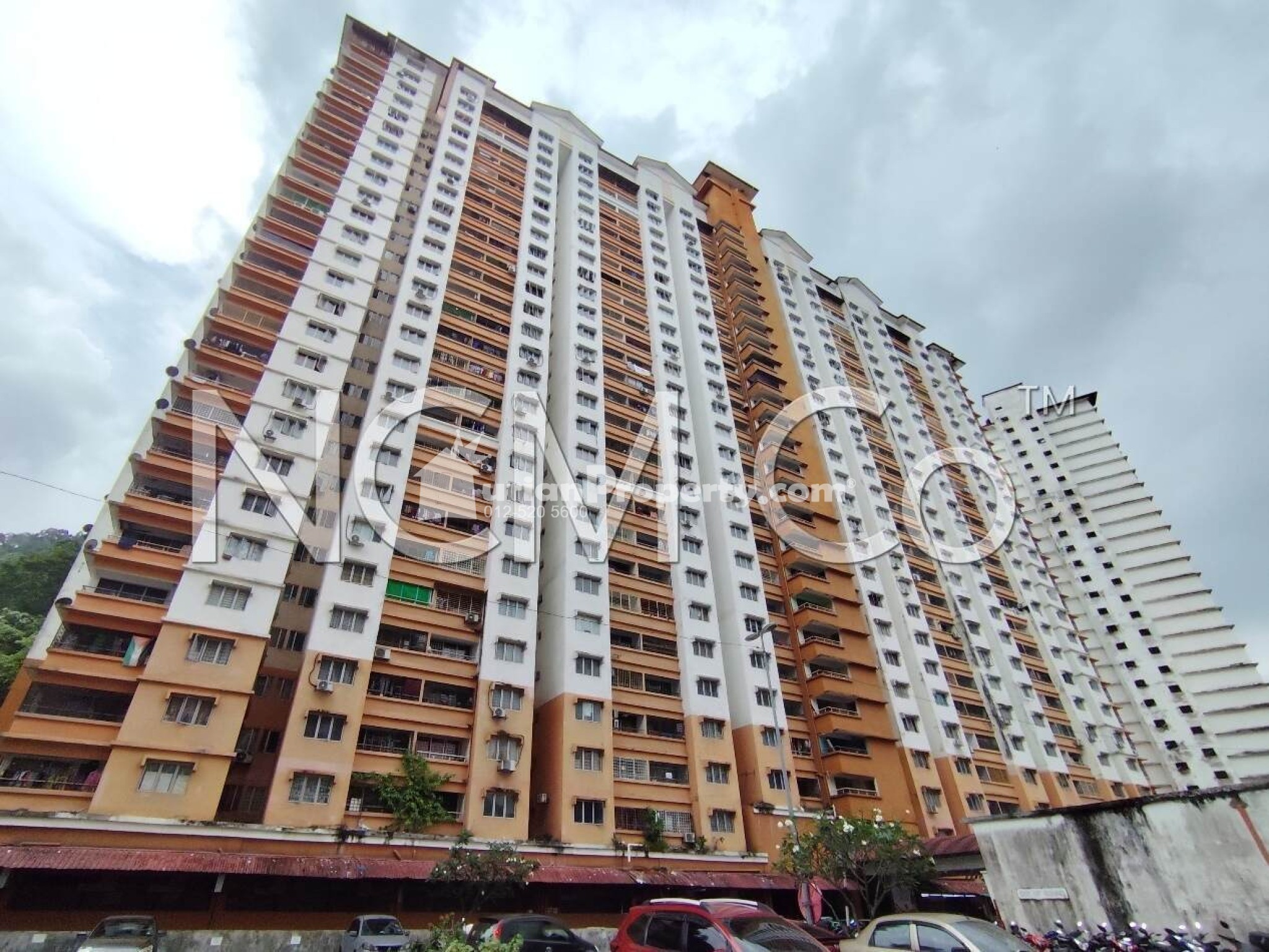 Apartment For Auction at Flora Damansara Apartment