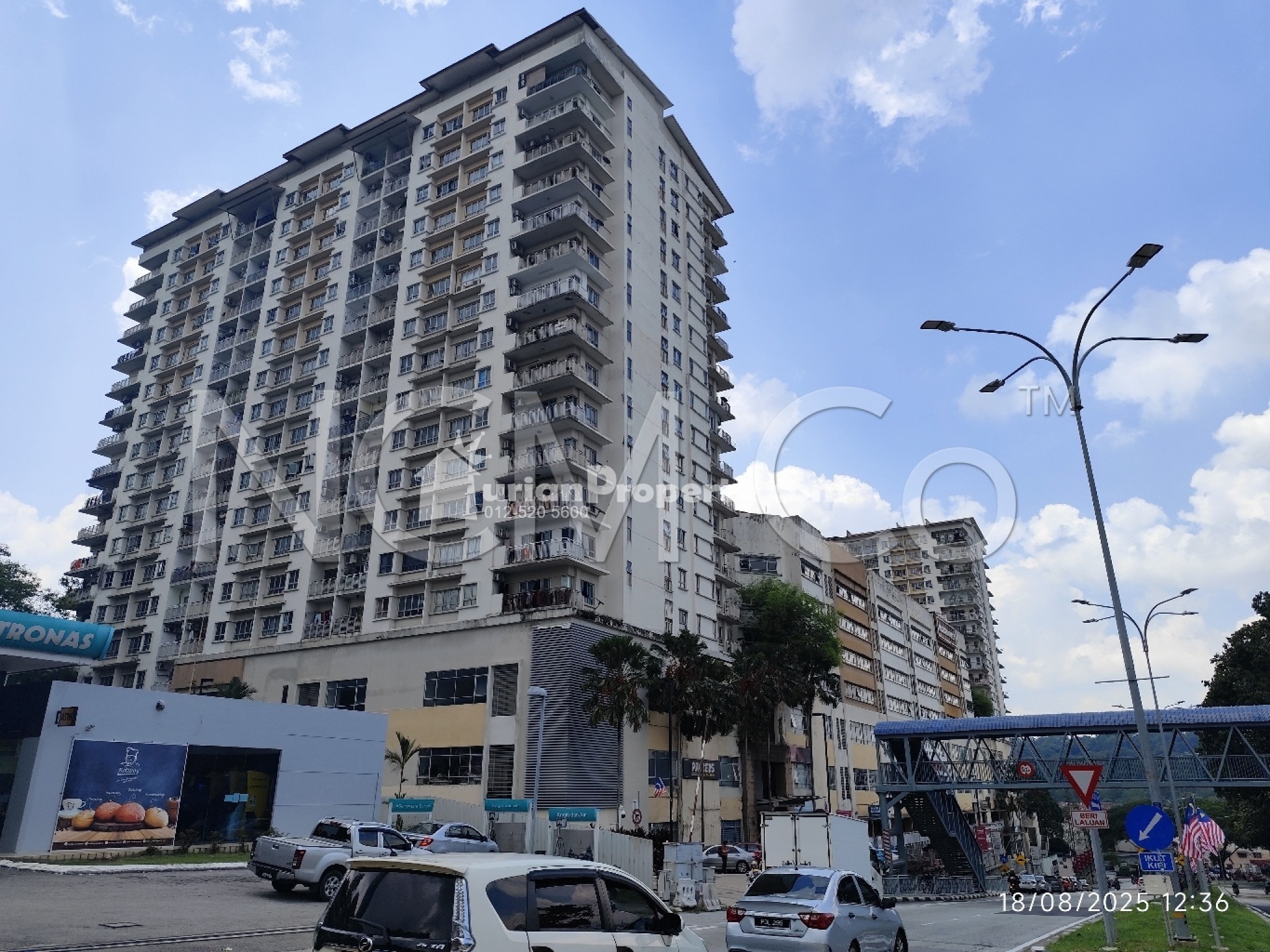 Condo For Auction at Park Avenue