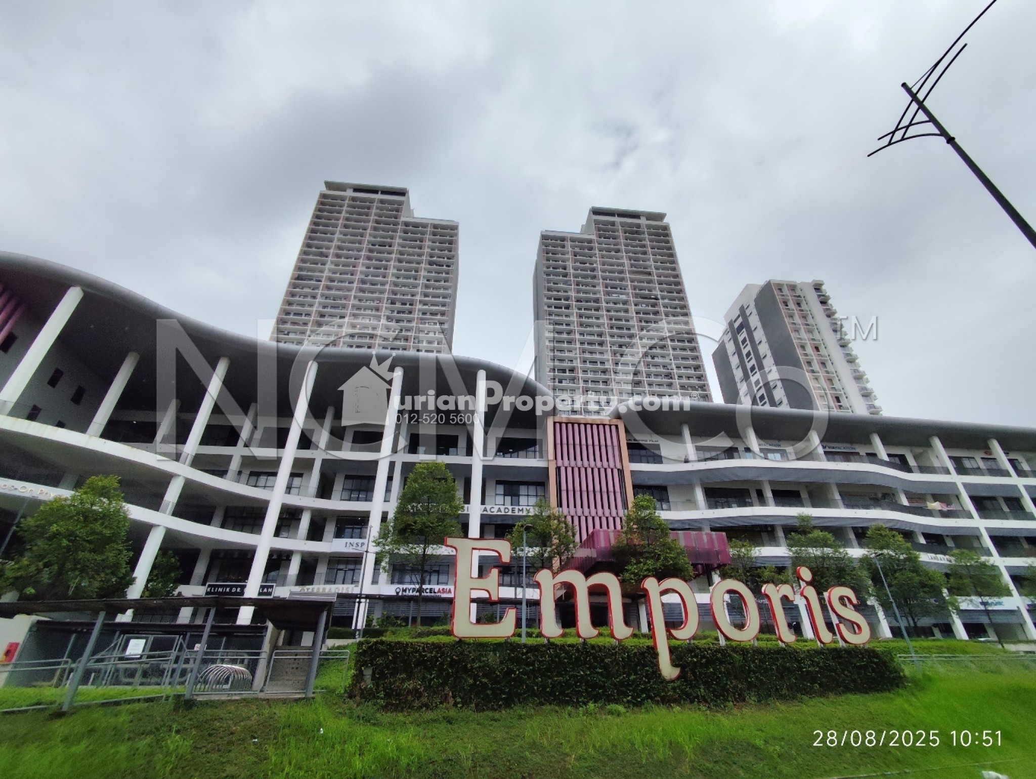 Shop For Auction at Emporis