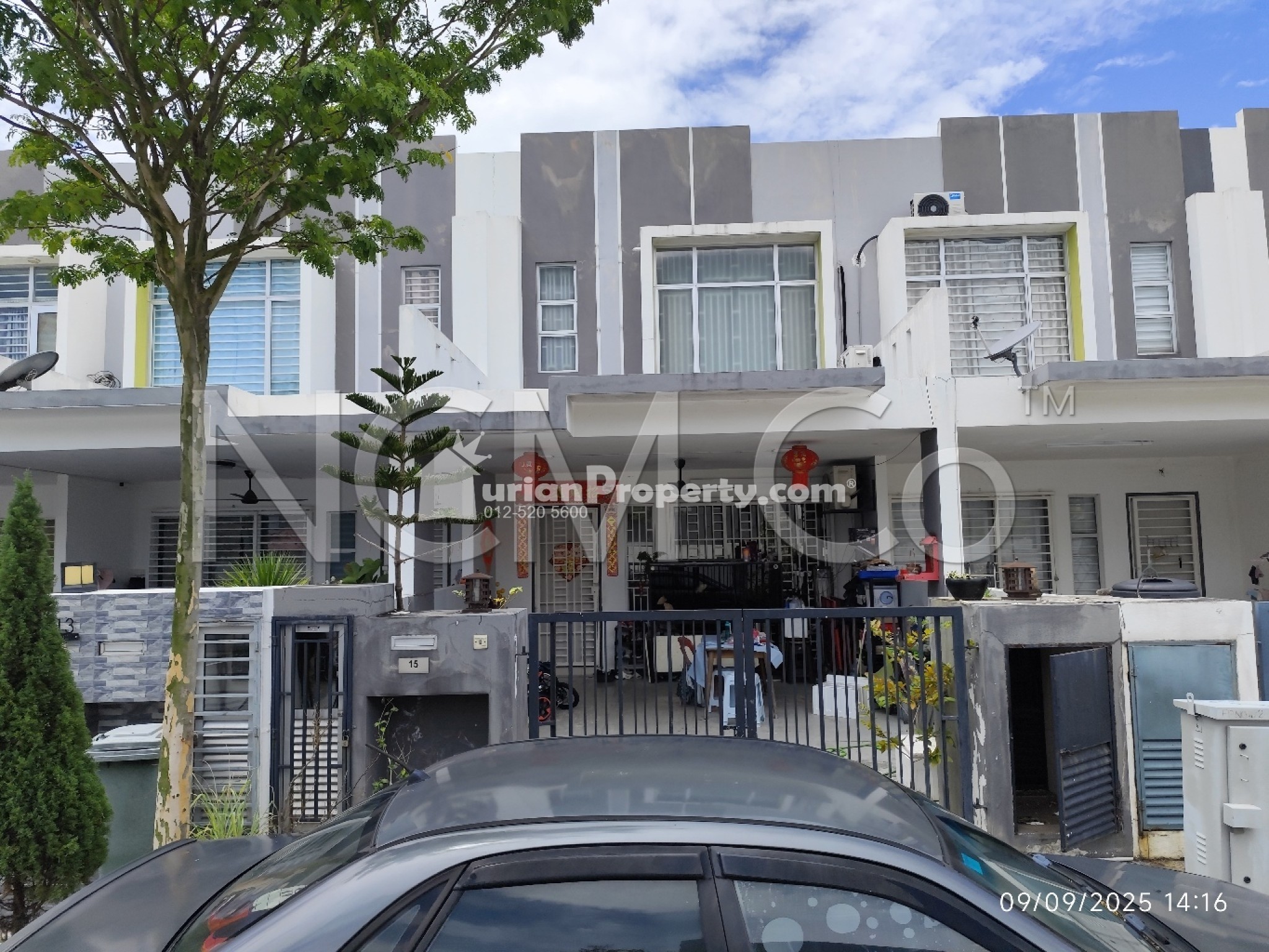Terrace House For Auction at Acacia Park