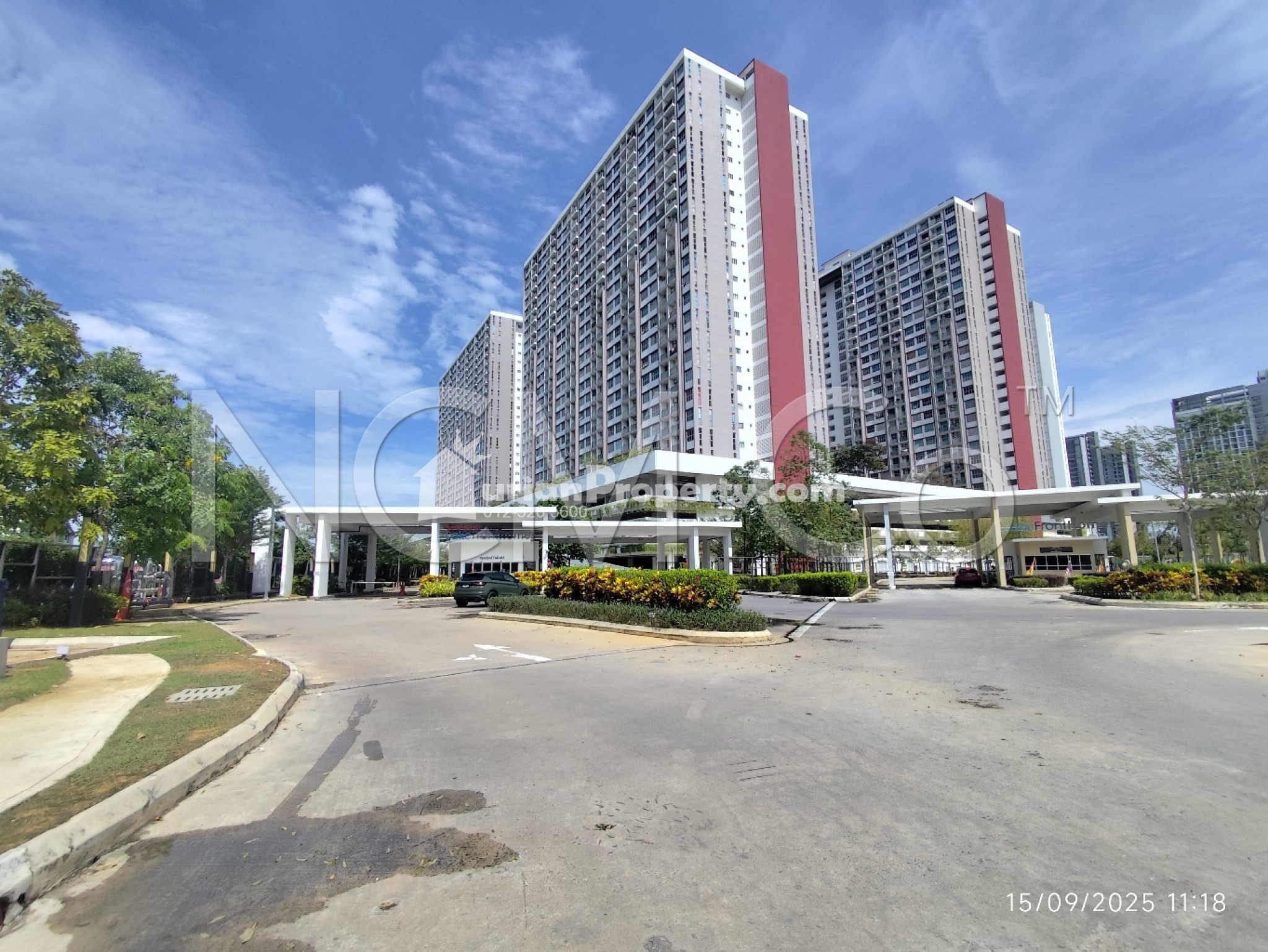 Apartment For Auction at Lakefront Homes