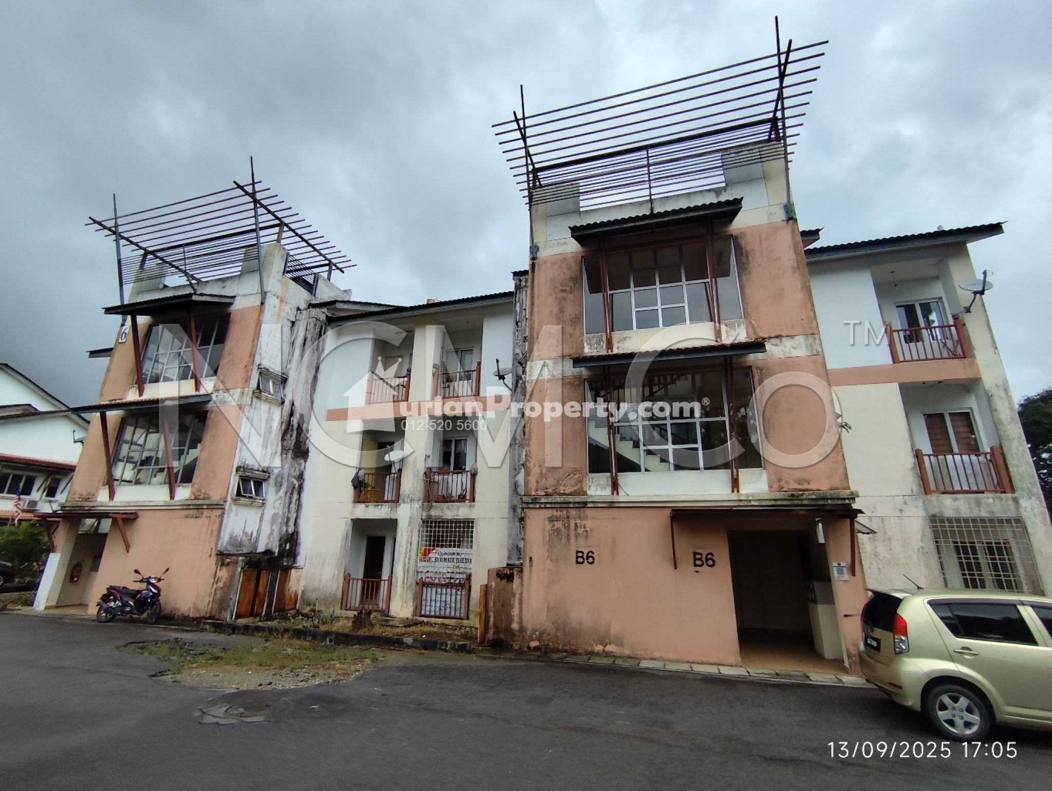 Apartment For Auction at Lakefront Villa Bukit Merah