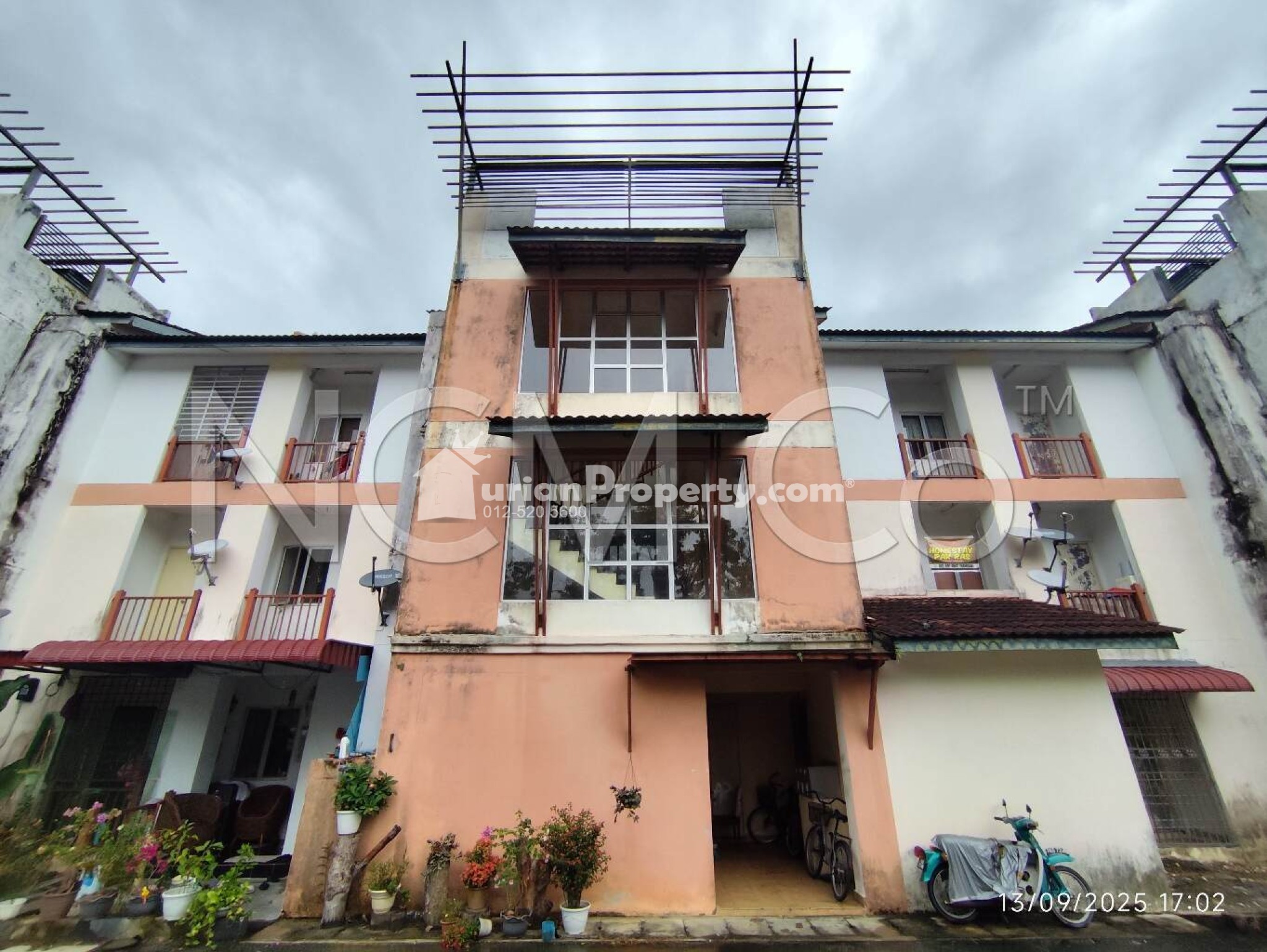 Apartment For Auction at Lakefront Villa Bukit Merah