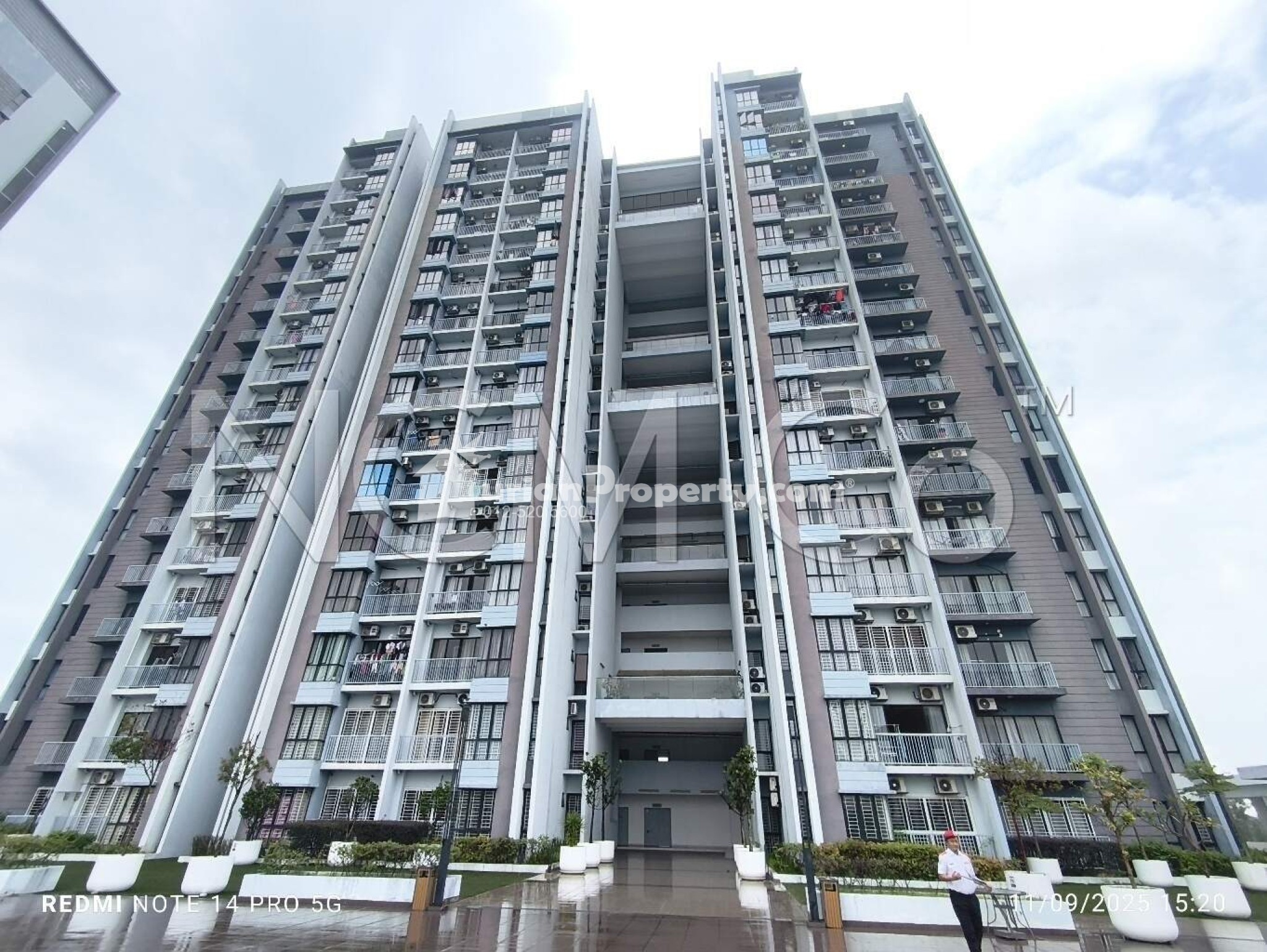 Condo For Auction at Green Park Residence Condominium