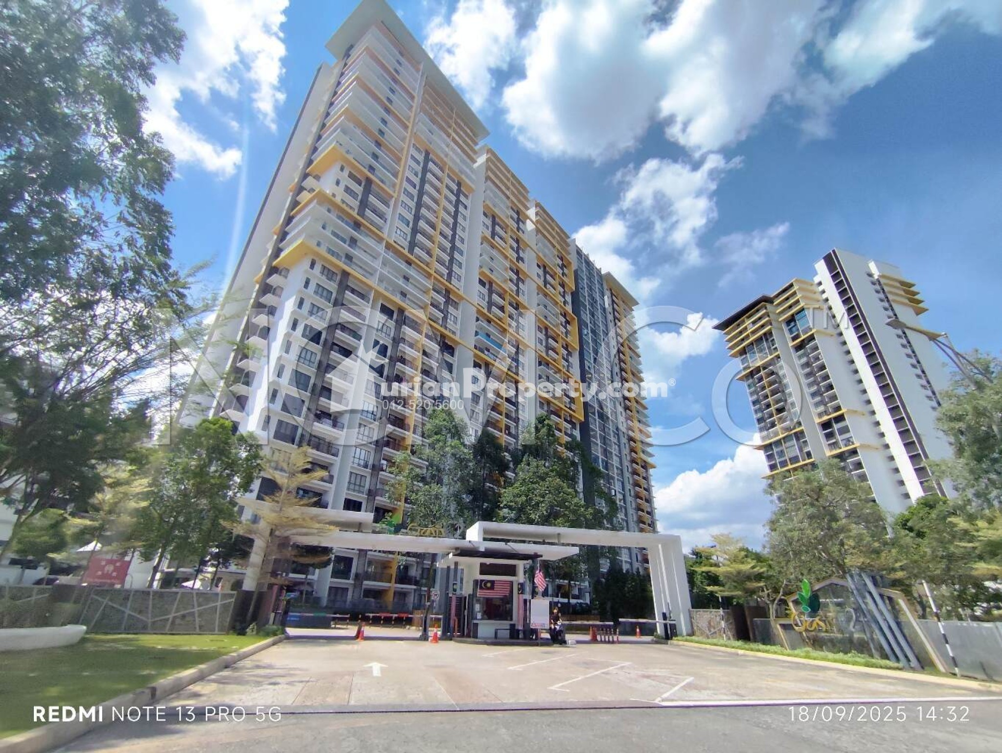 Condo For Auction at Oasis 2 Residence