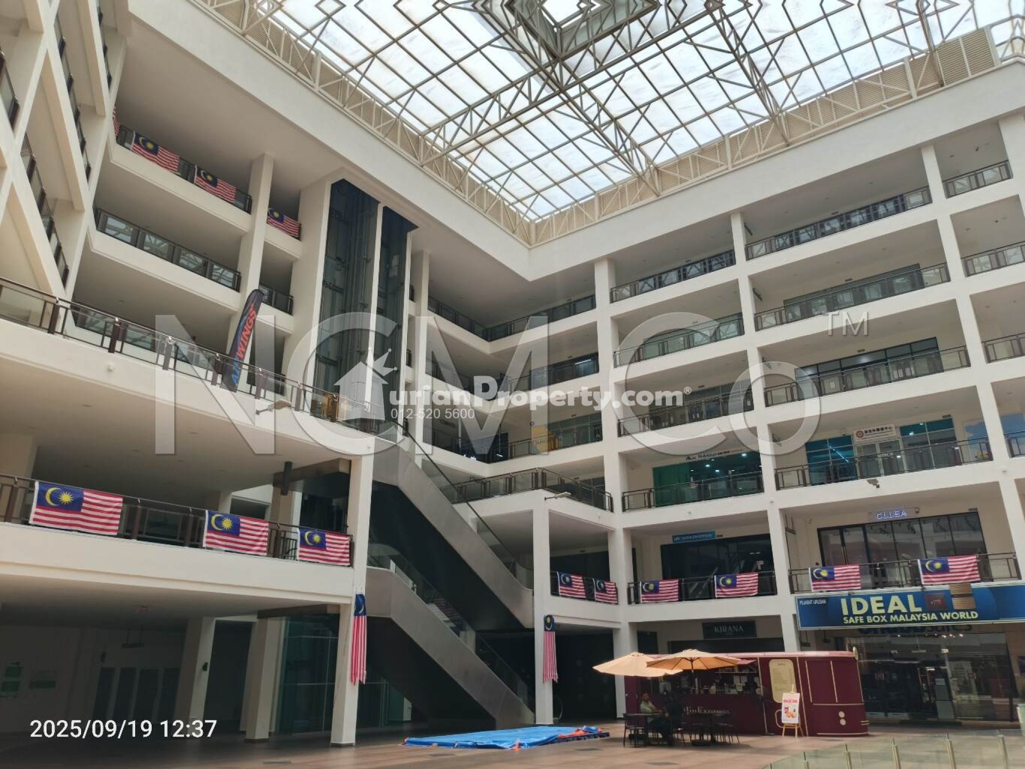 Shop For Auction at Danau Kota