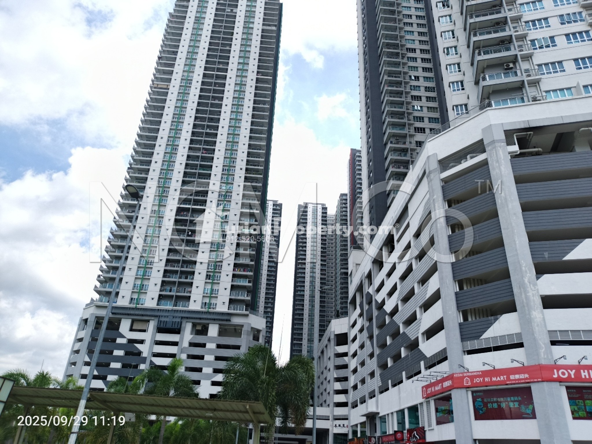 Serviced Residence For Auction at Razak City Residences